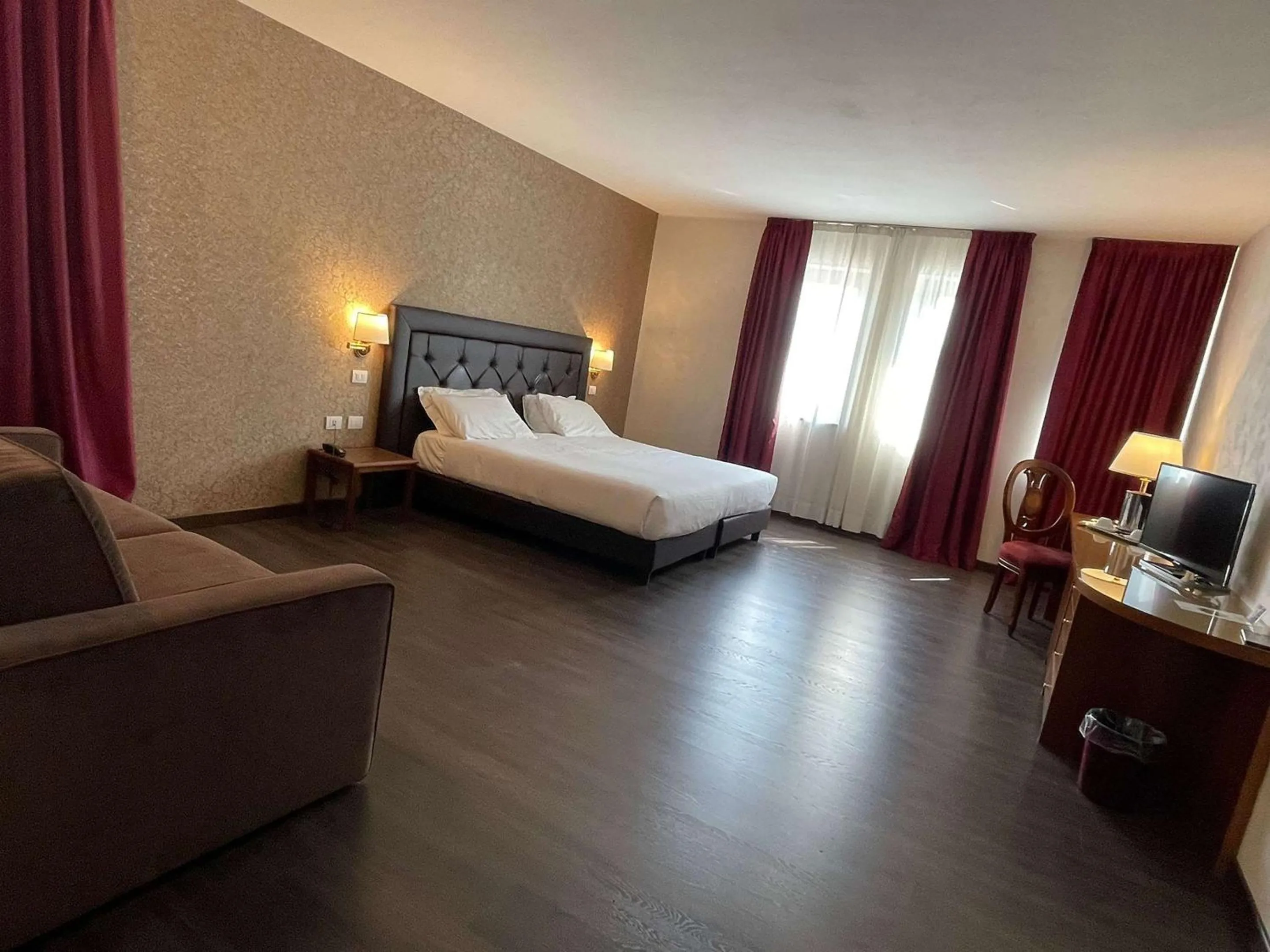 Quadruple Room with King Bed - single occupancy in Best Western Park Hotel Continental