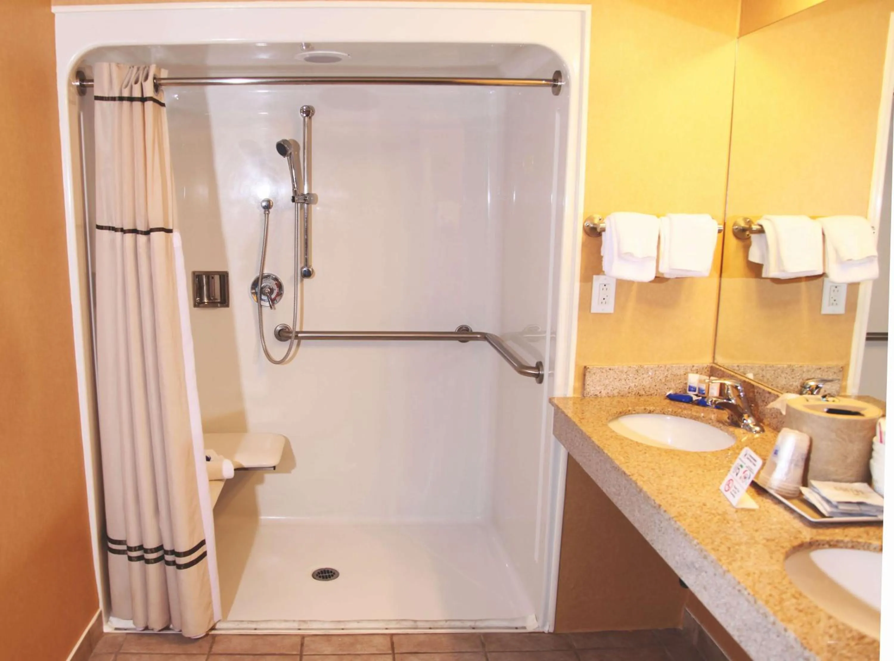 Queen Room with Two Queen Beds - Mobility Accessible/Non-Smoking in Best Western PLUS Ruby's Inn