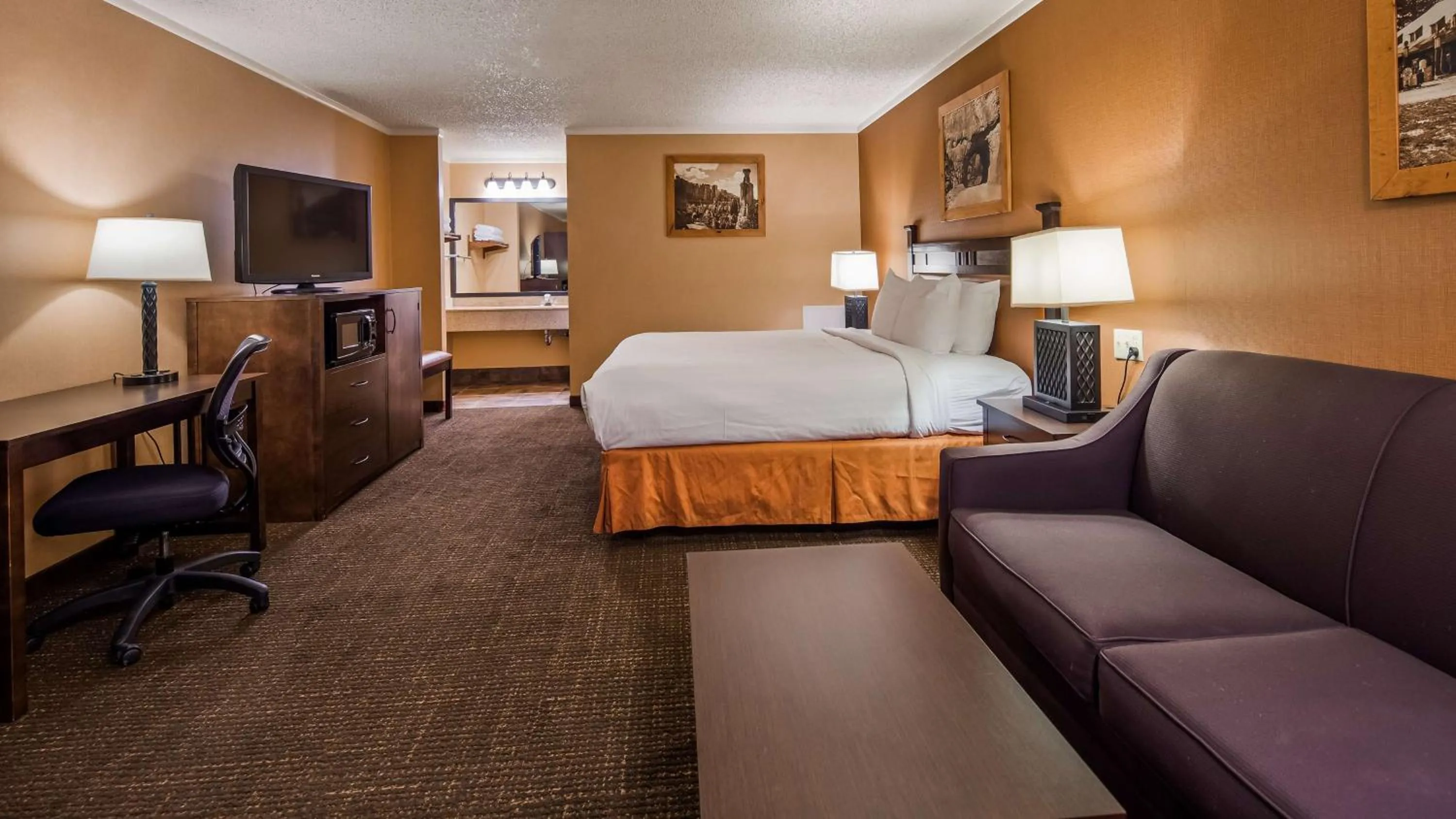 Deluxe King Room - Non-Smoking in Best Western PLUS Ruby's Inn