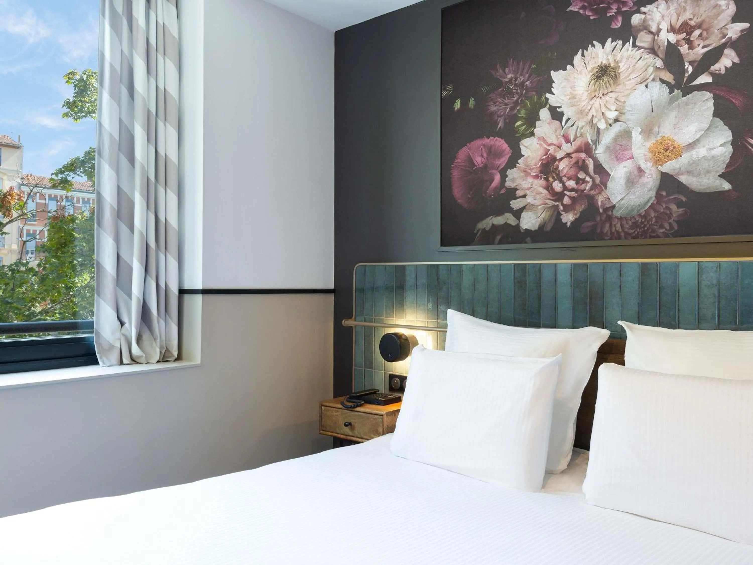 Superior Double Room with City View in Hotel Les Capitouls Toulouse Centre - Handwritten Collection