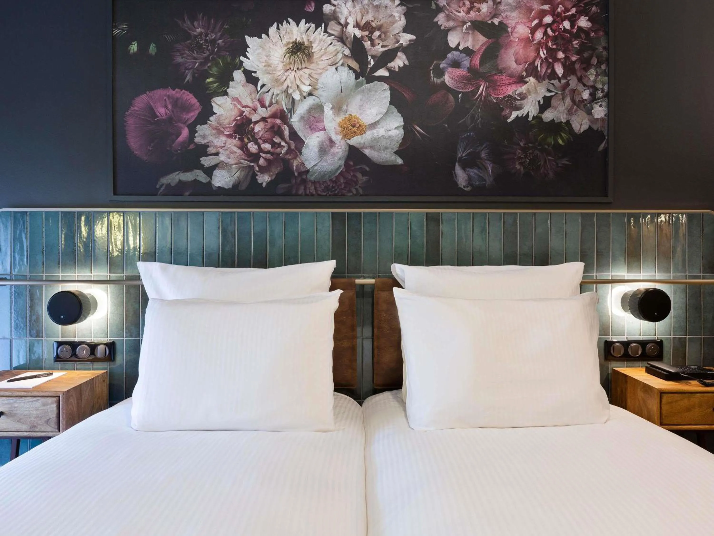 Classic Room With Two Single Beds in Hotel Les Capitouls Toulouse Centre - Handwritten Collection