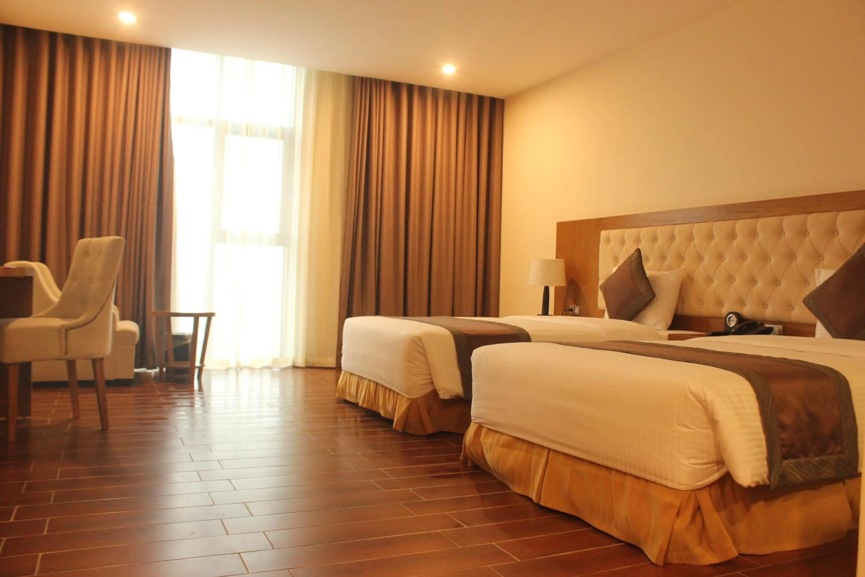 Deluxe Twin Room in Muong Thanh Cua Dong Hotel