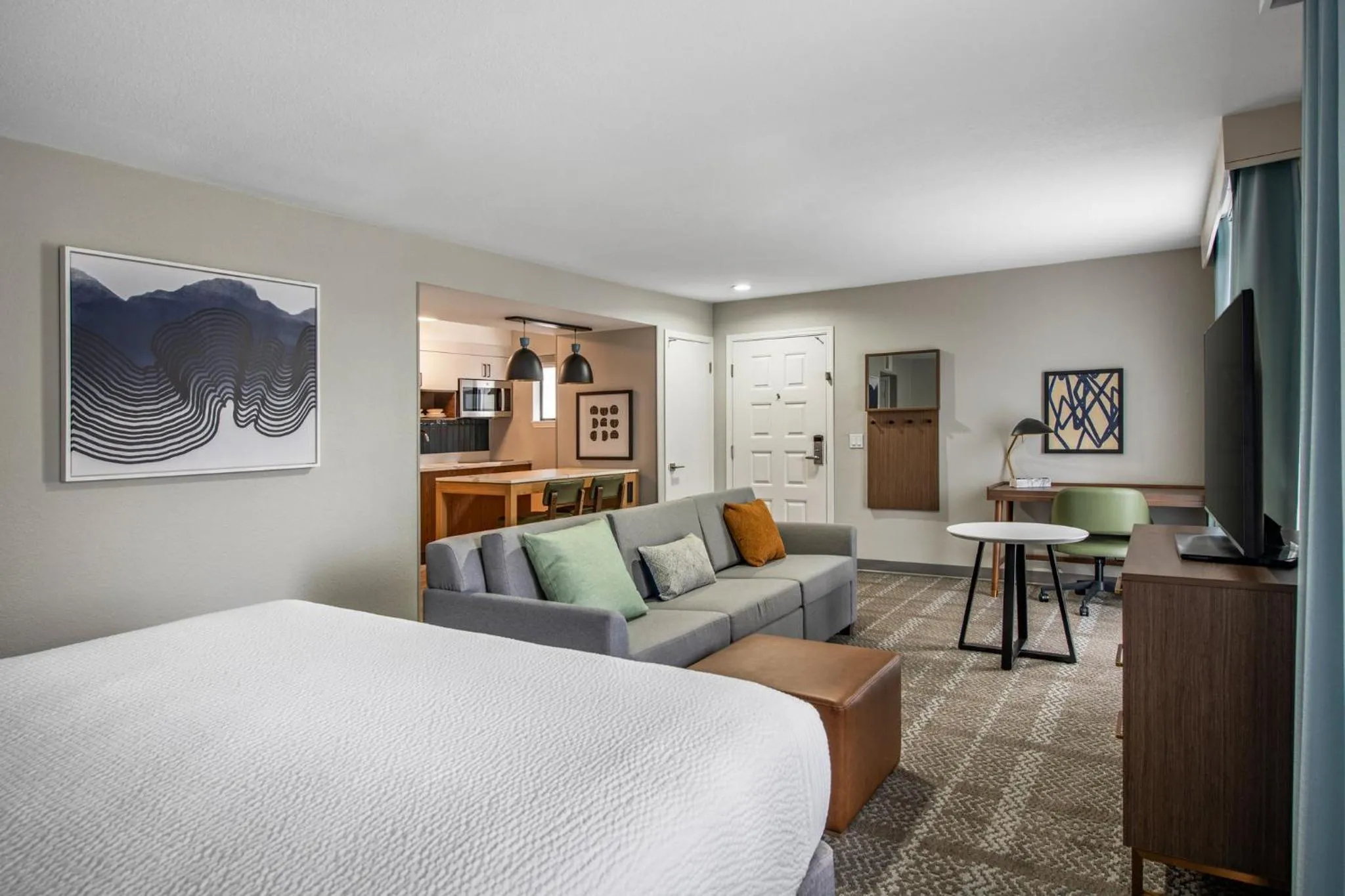 King Studio Suite with Court View in Staybridge Suites Oxnard - River Ridge by IHG