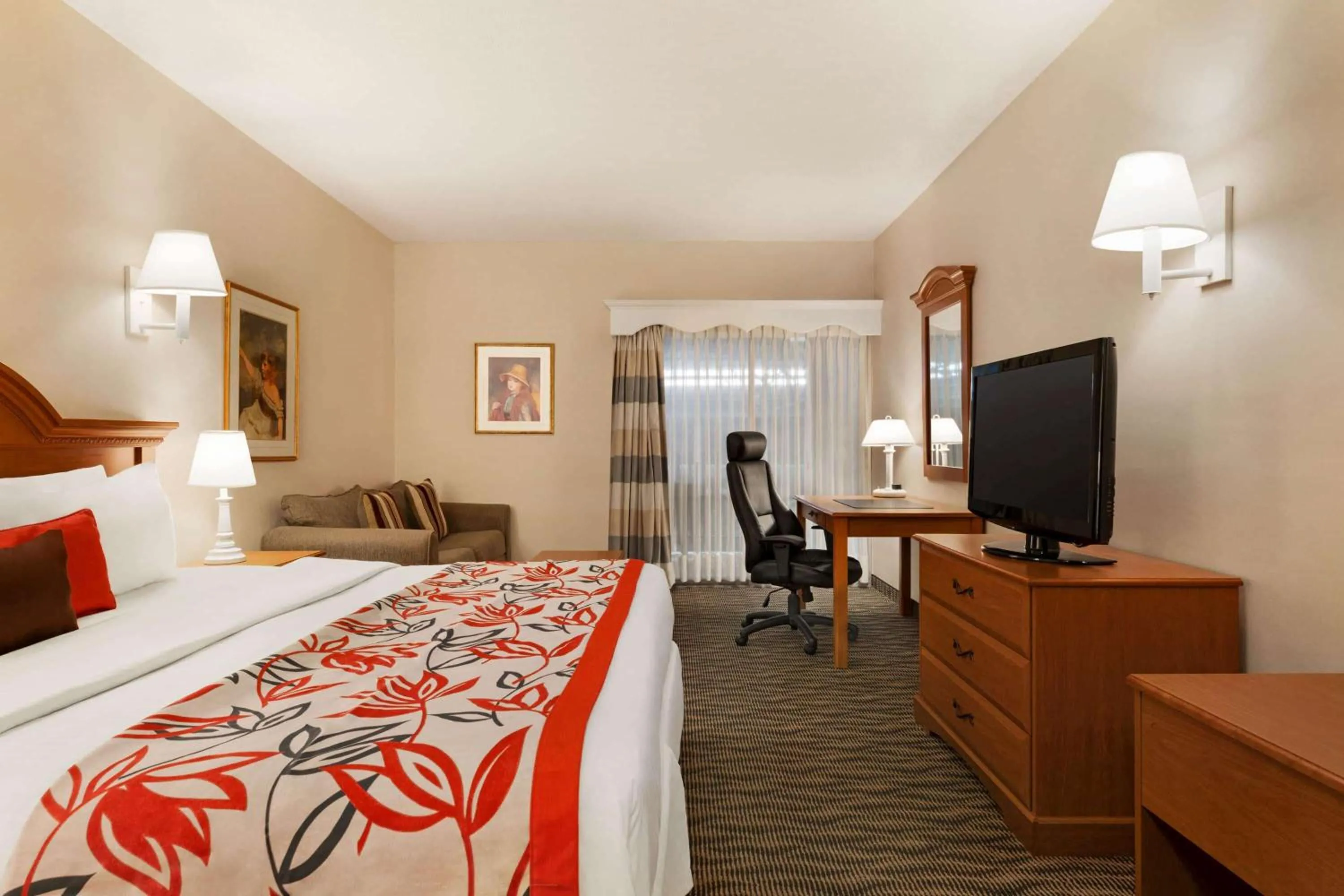 Business King Room with Balcony and Interior Courtyard - Stair Access Only/Non-Smoking in Ramada by Wyndham Fredericton