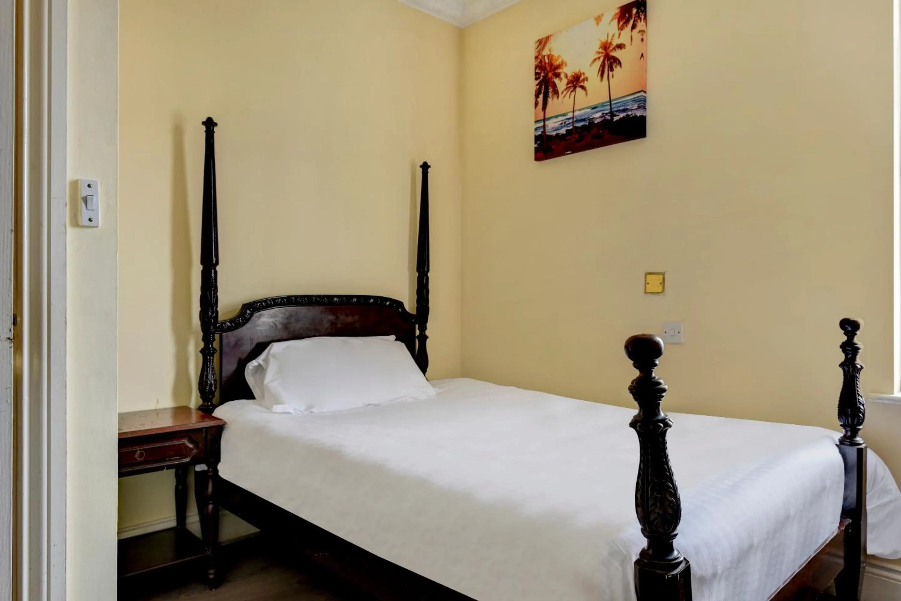 Deluxe Double Room in Empire Hotel