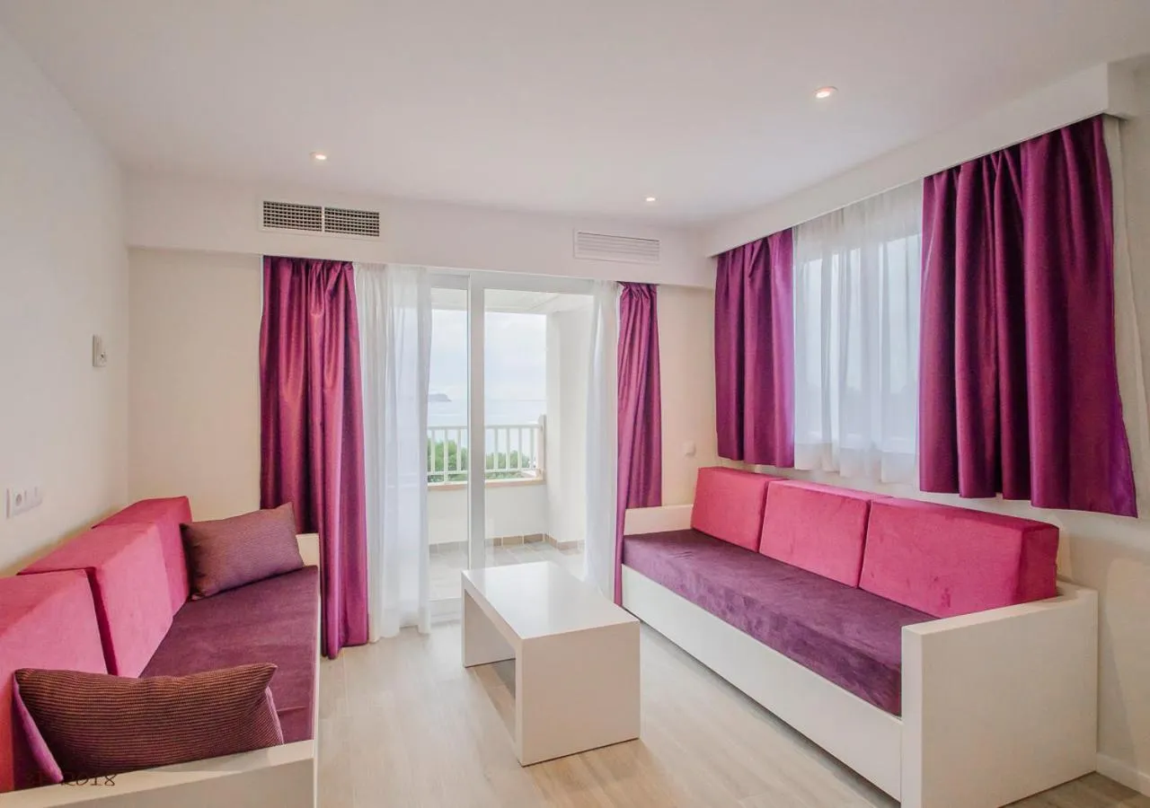 Sea View Premium Apartment in Apartamentos Ponent