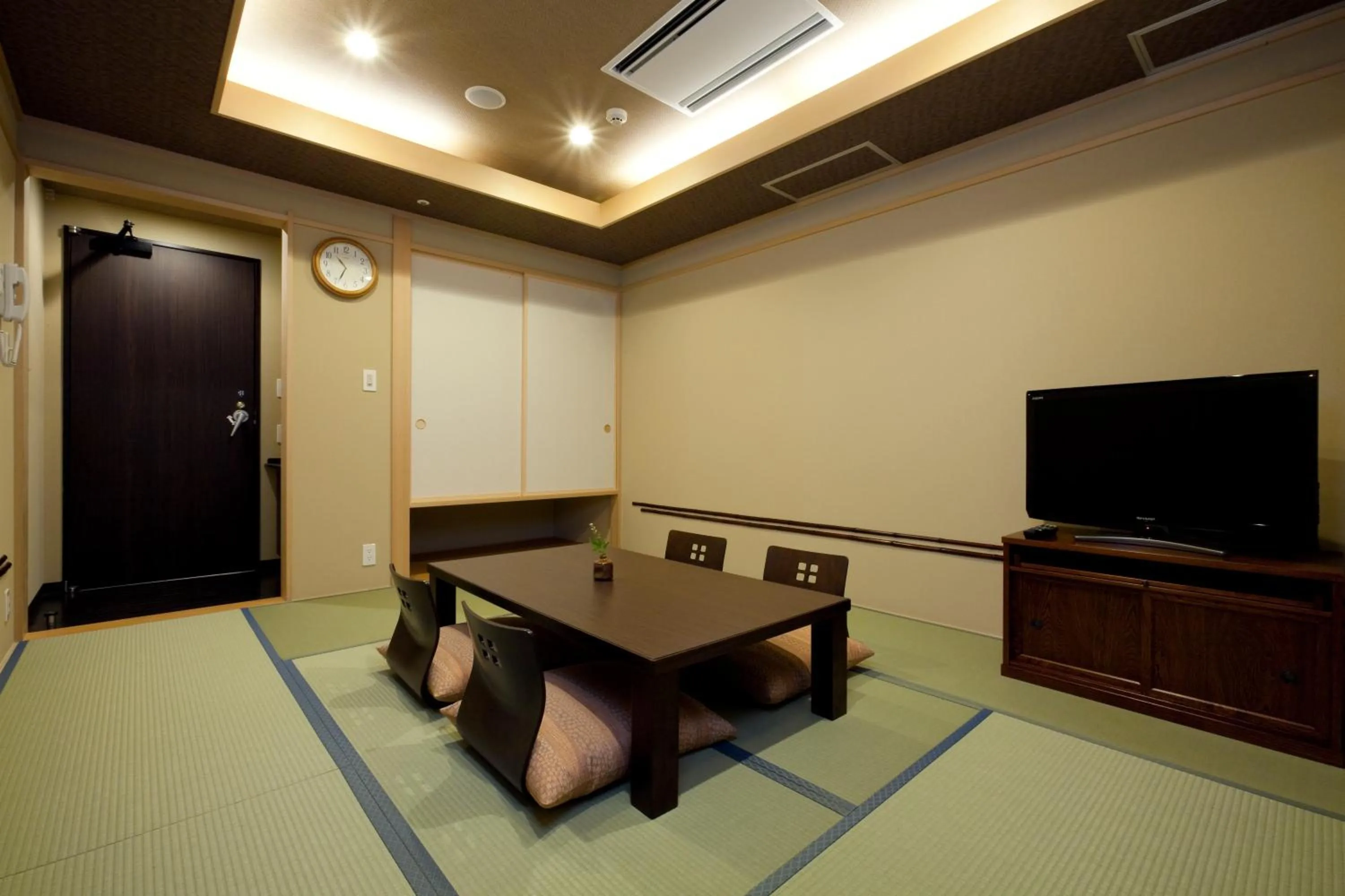 Japanese-Style Twin Room - single occupancy - Non-Smoking in Yokohama Minatomirai Manyo Club
