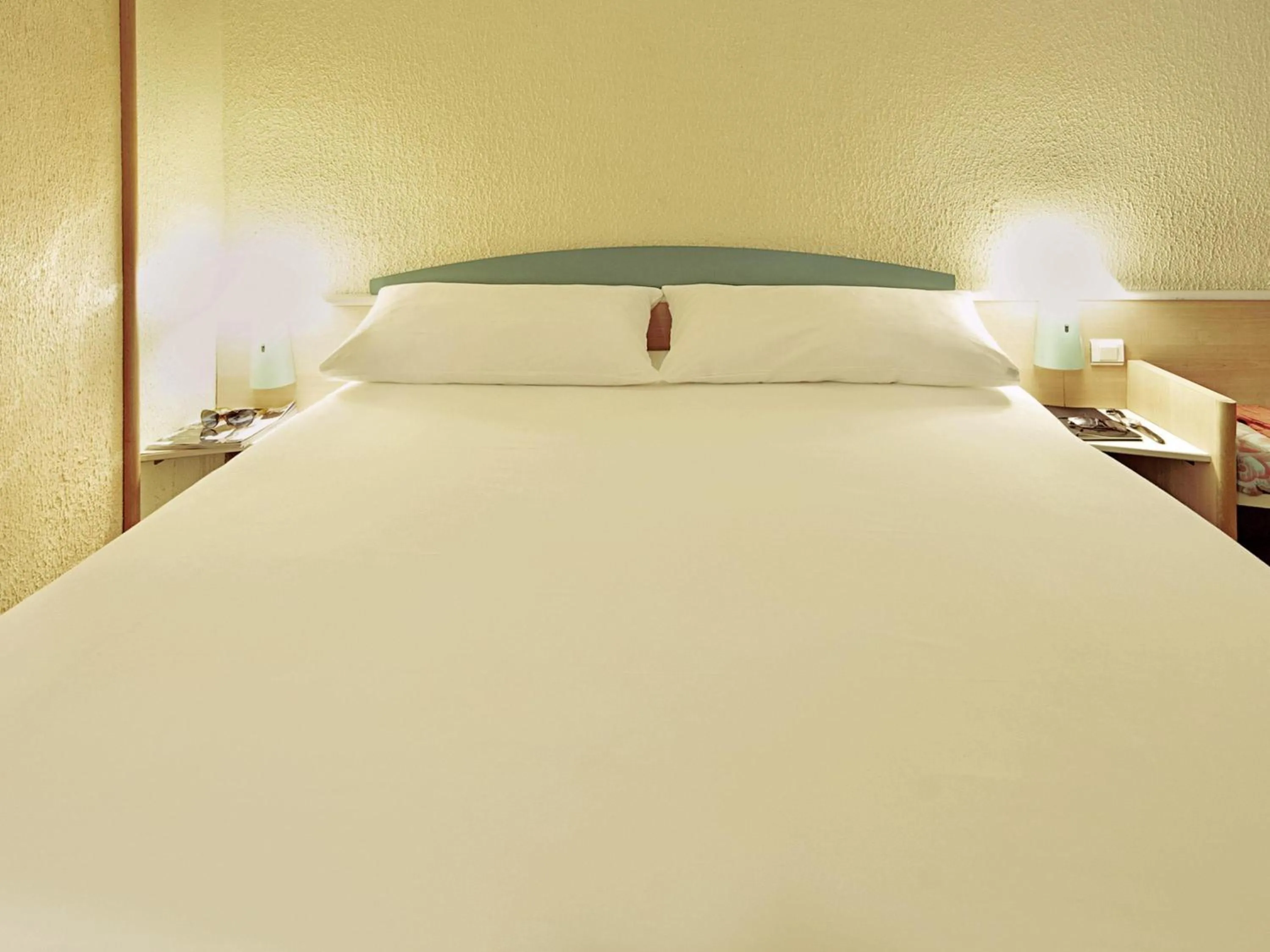 Double Room in ibis Swansea