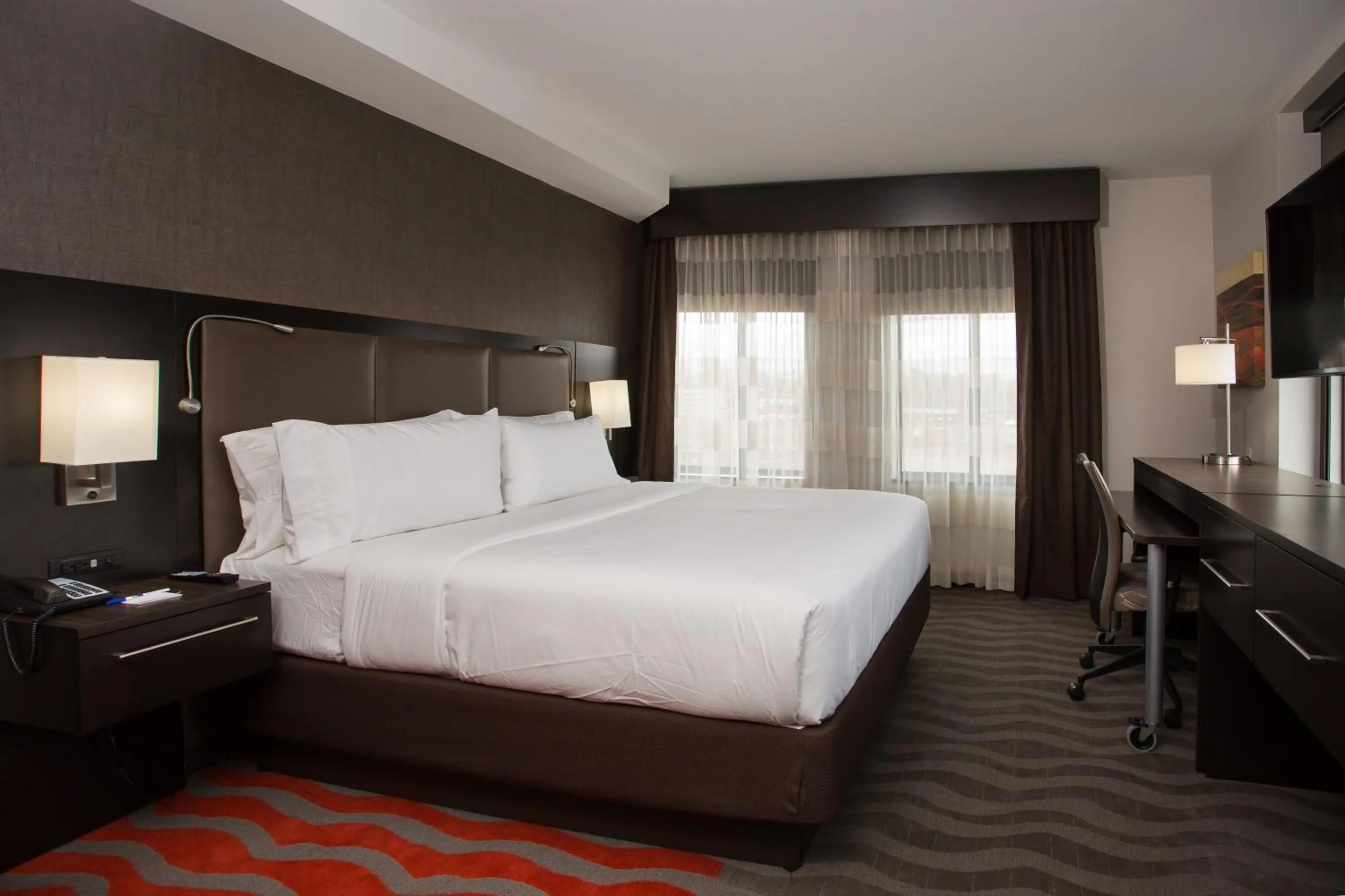 King Room - Hearing Accessible - Non-Smoking in Holiday Inn Express - Springfield Downtown by IHG