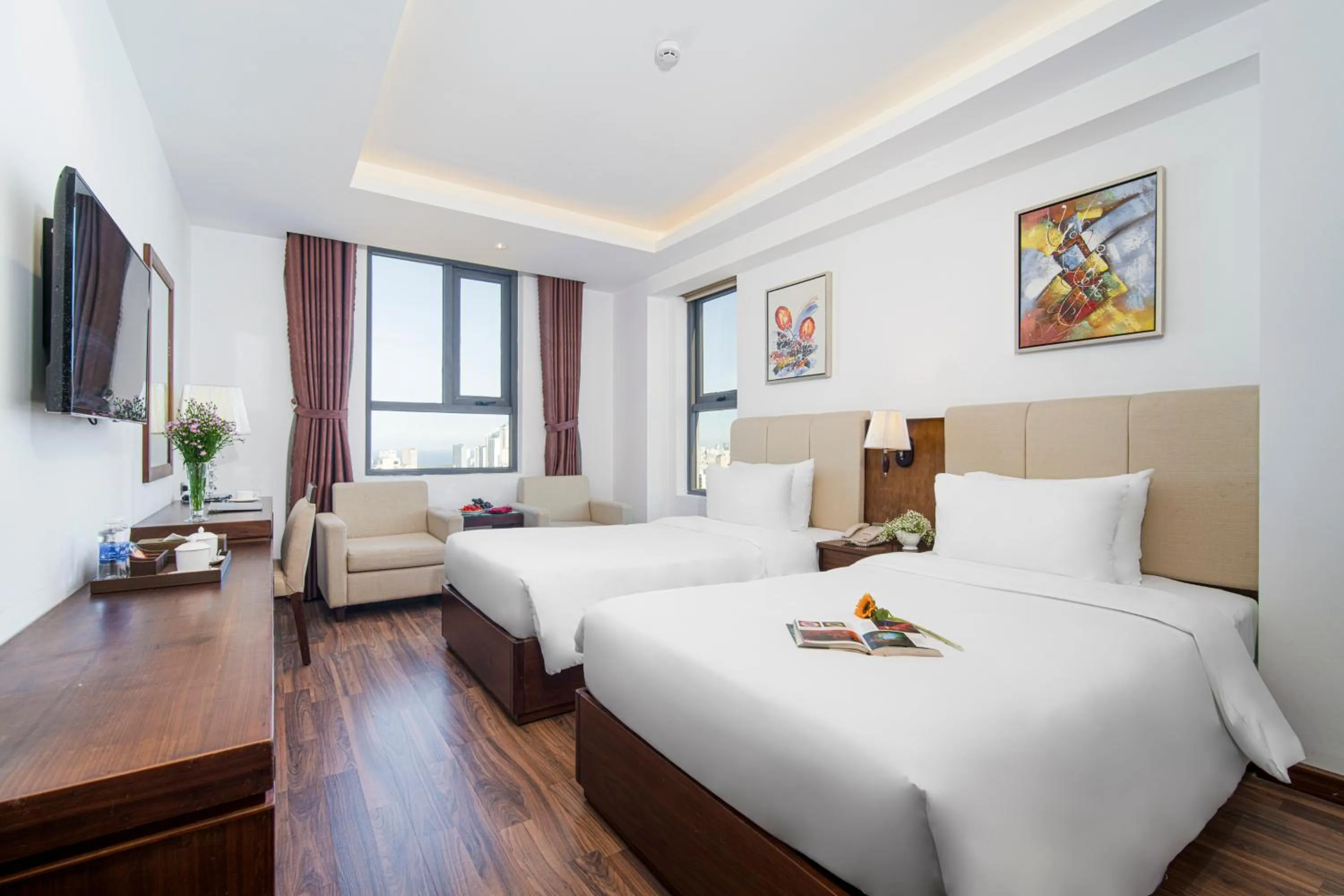 Deluxe Twin Room in Luxtery Hotel