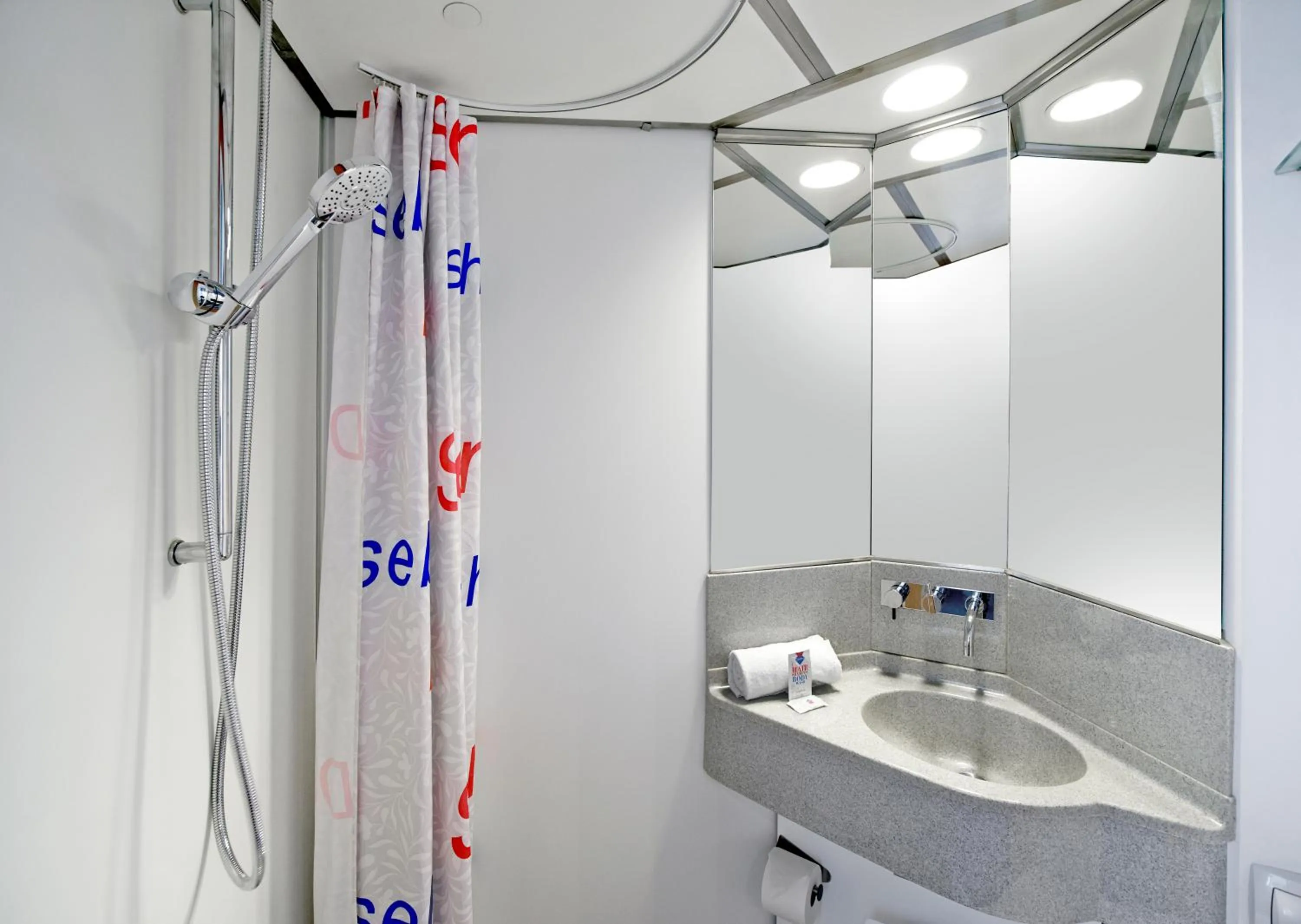 Economy Room with Bunk Beds - single occupancy in Cabinn Metro