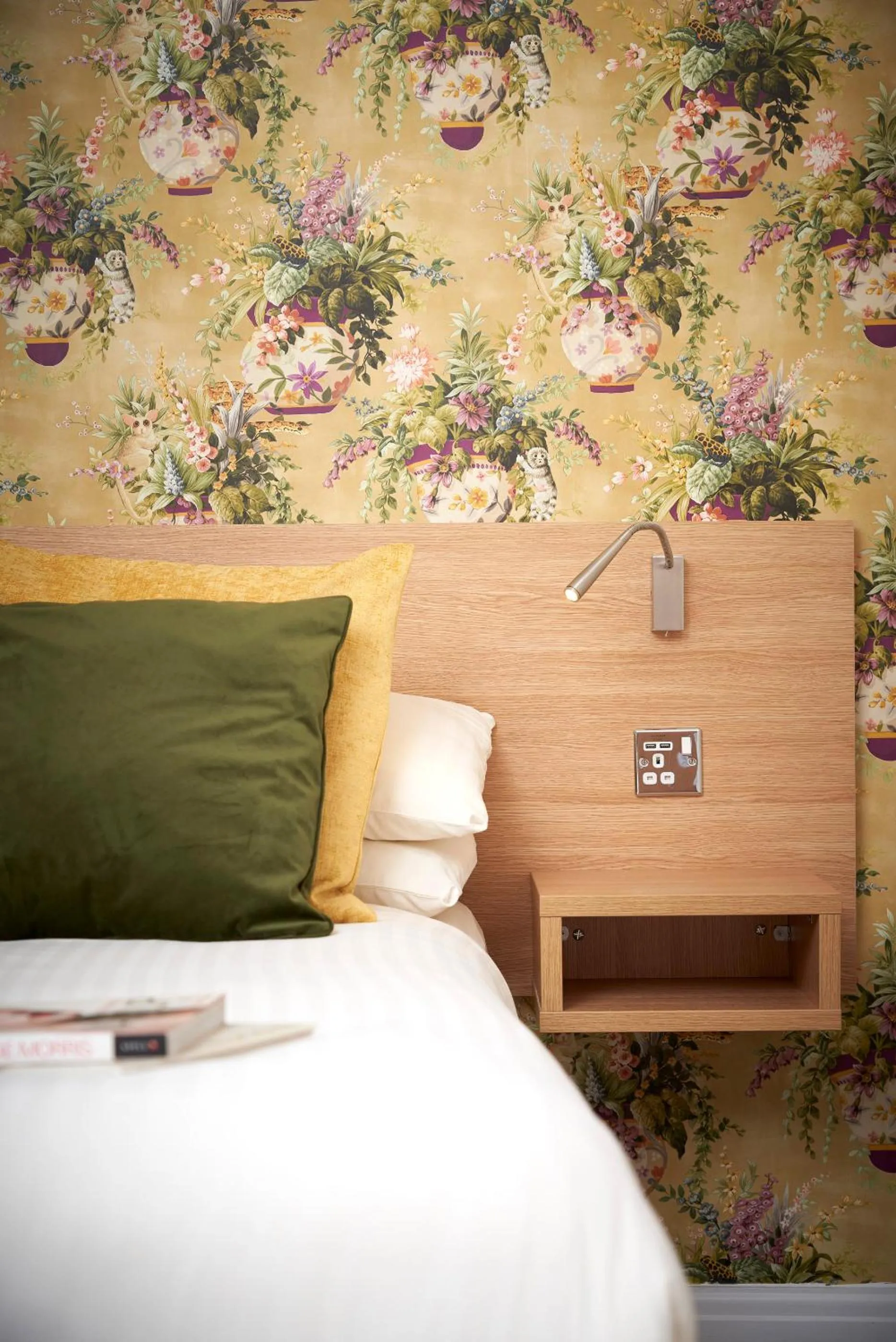 Double Room in Kingston Theatre Hotel