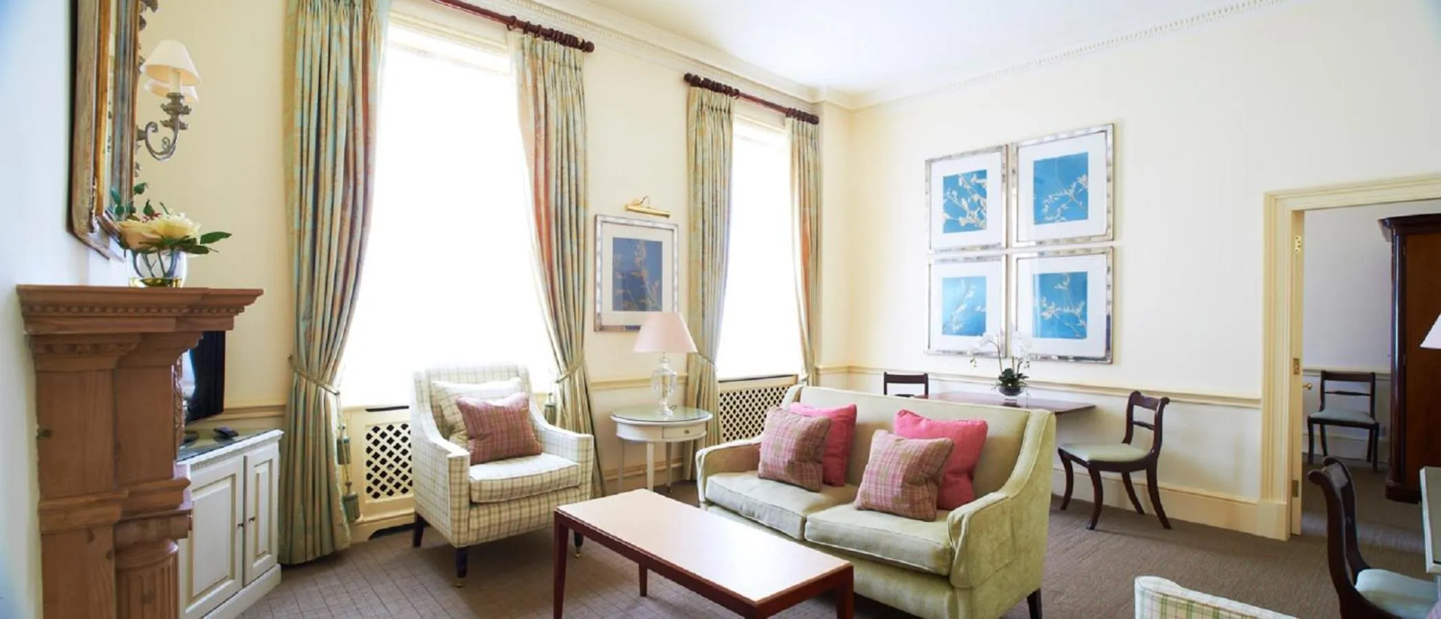 Suite in Durrants Hotel