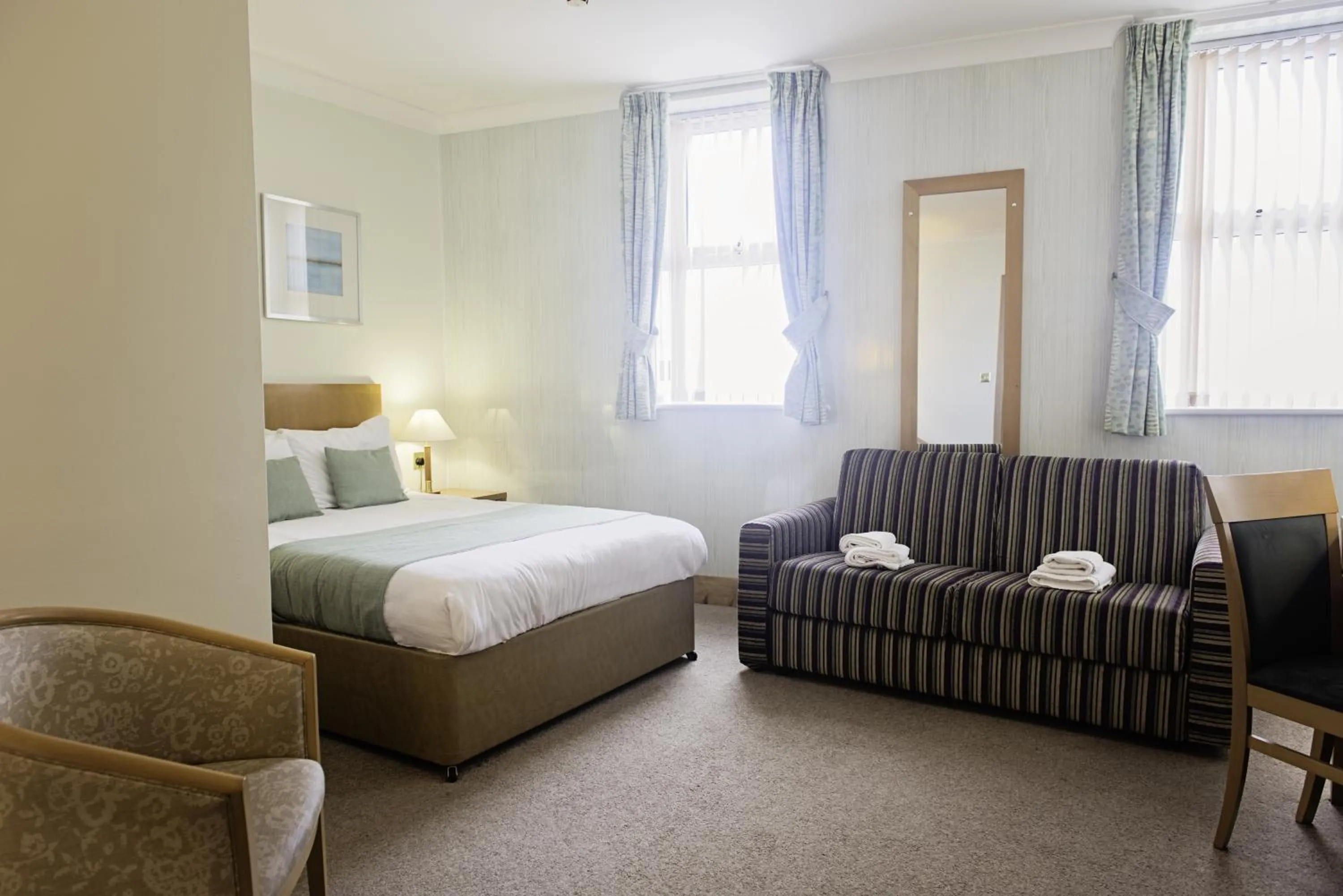 Family Room with Sea View (2 Adults + 2 Children) in Carousel Hotel