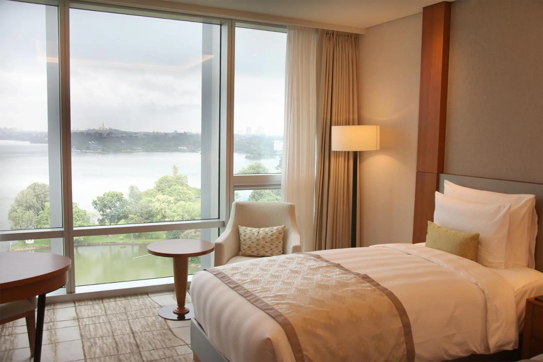 Club Premier Lake Double - single occupancy in LOTTE Hotel Yangon
