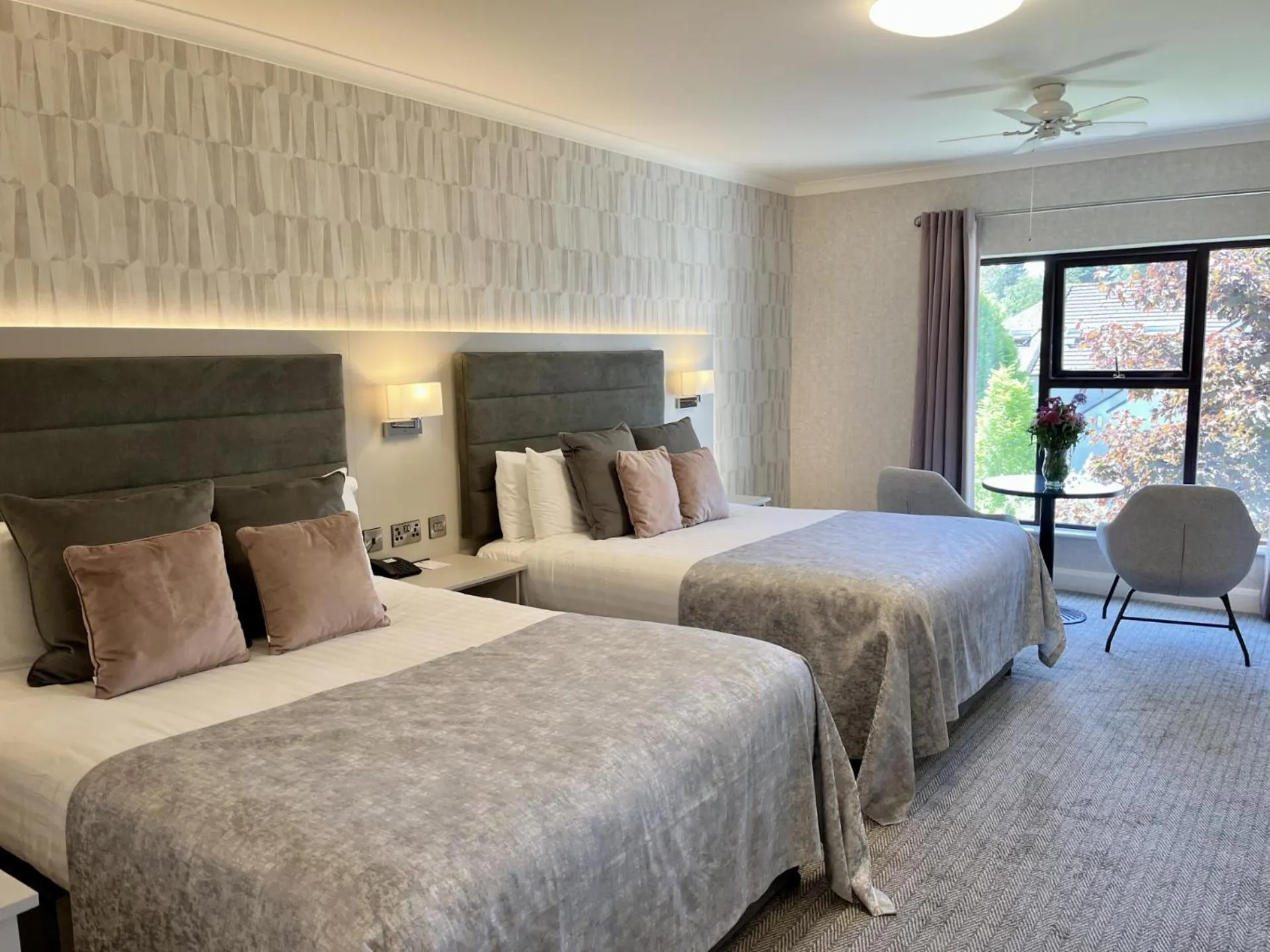 Executive Twin Room in Mill Park Hotel