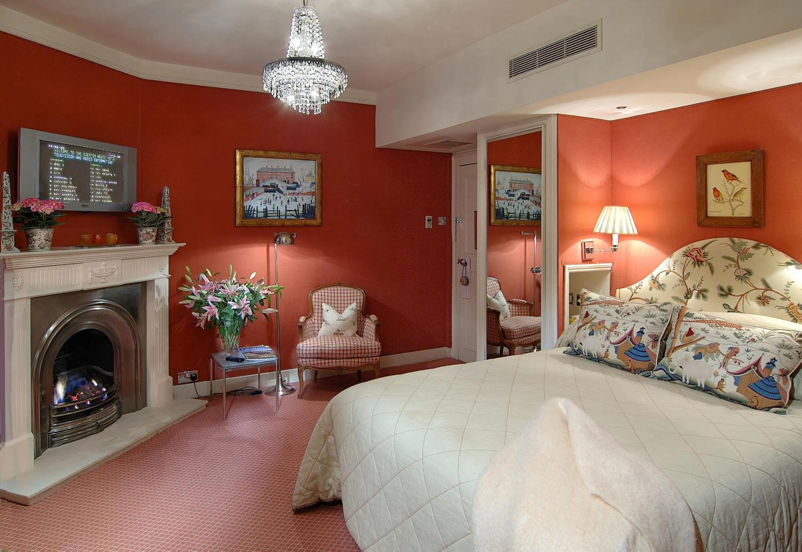 Cozy Double in Summer Lodge Country House Hotel