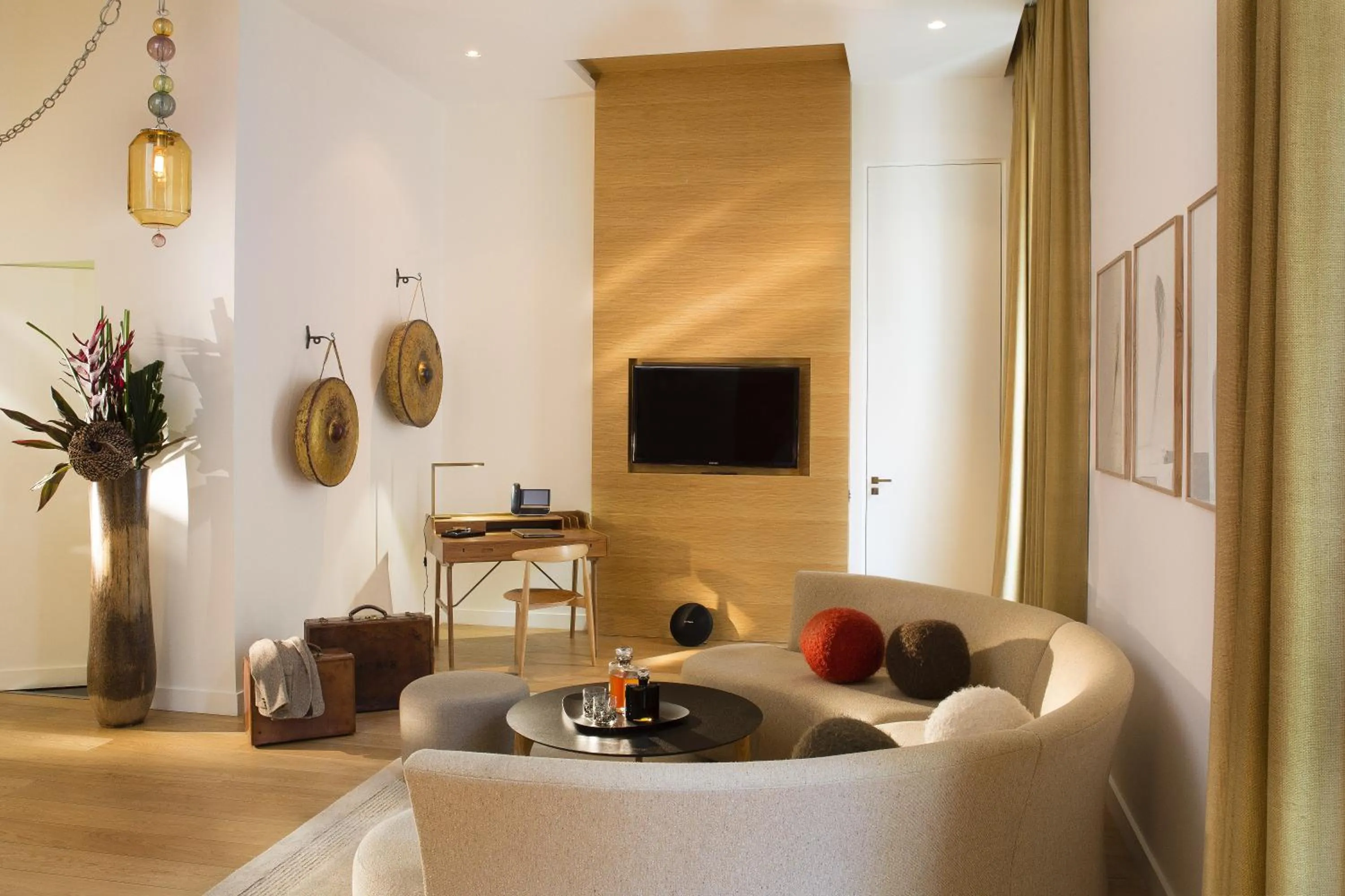 Prestige Suite in Hotel Marignan Champs-Elysées