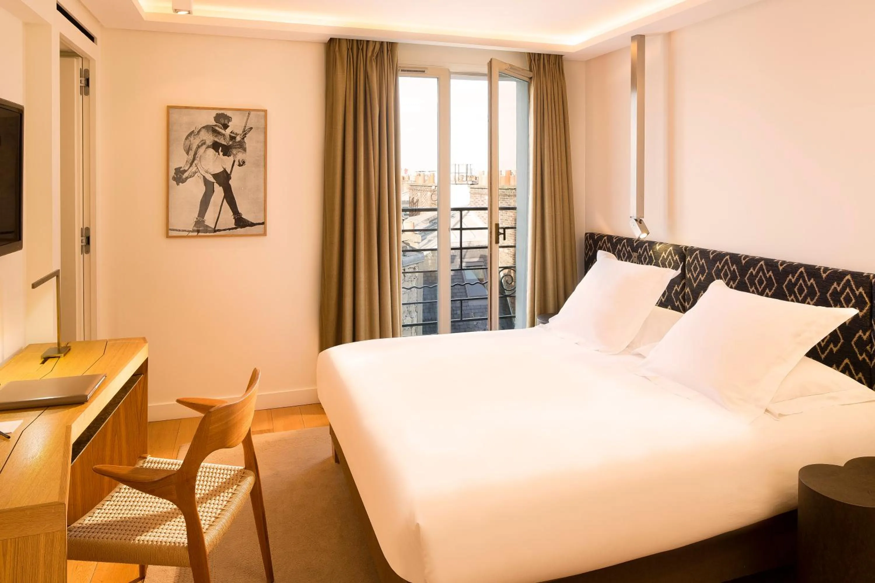 Premier Double or Twin Room in Hotel Marignan Champs-Elysées