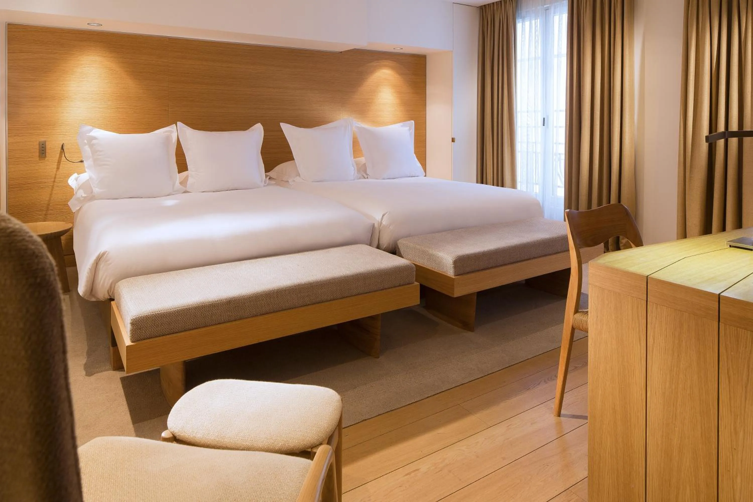 Family Room in Hotel Marignan Champs-Elysées