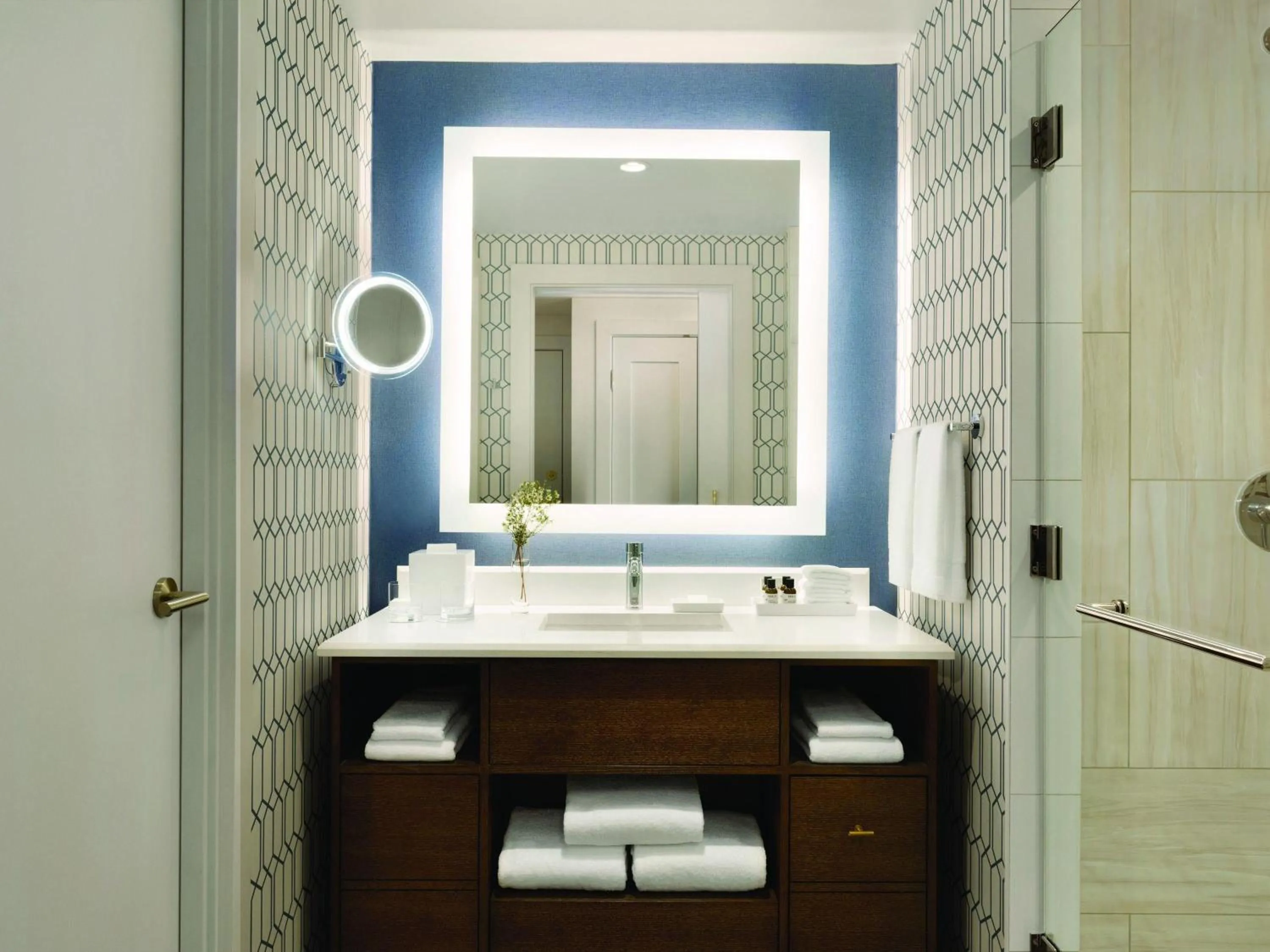 Deluxe Room, 2 Queen Beds in Fairmont Austin