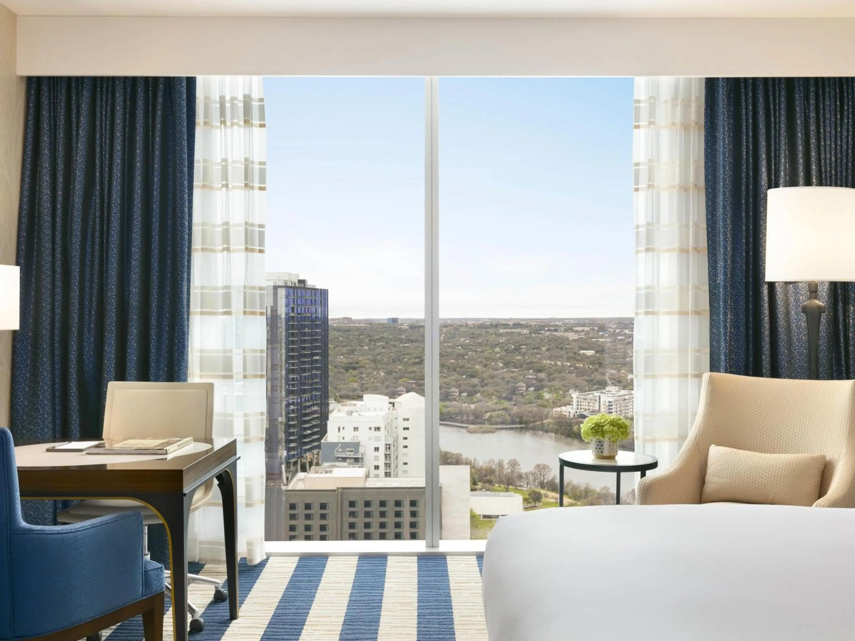 Deluxe Room, 1 King Bed in Fairmont Austin