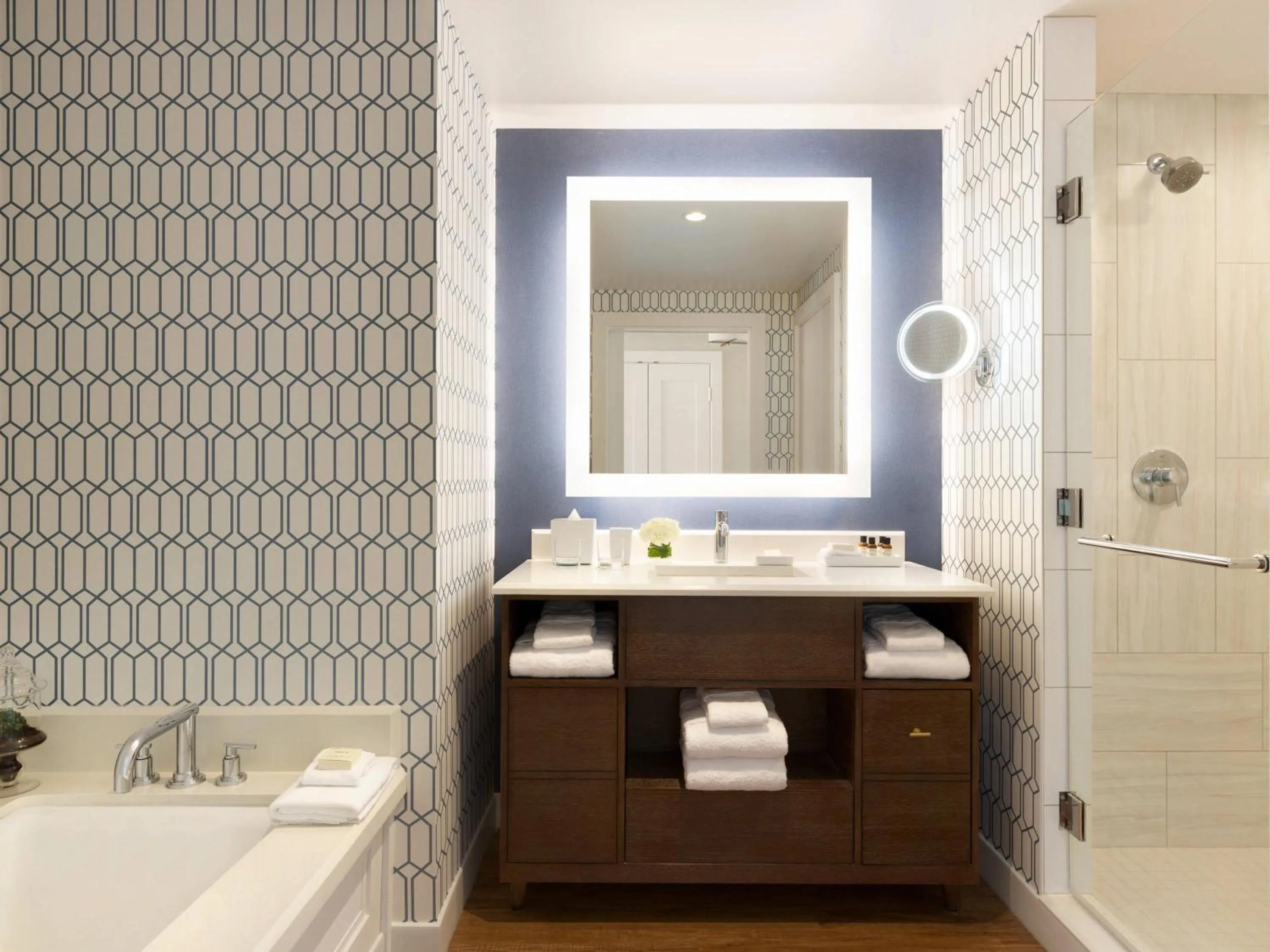 Junior Suite, 1 King Bed in Fairmont Austin