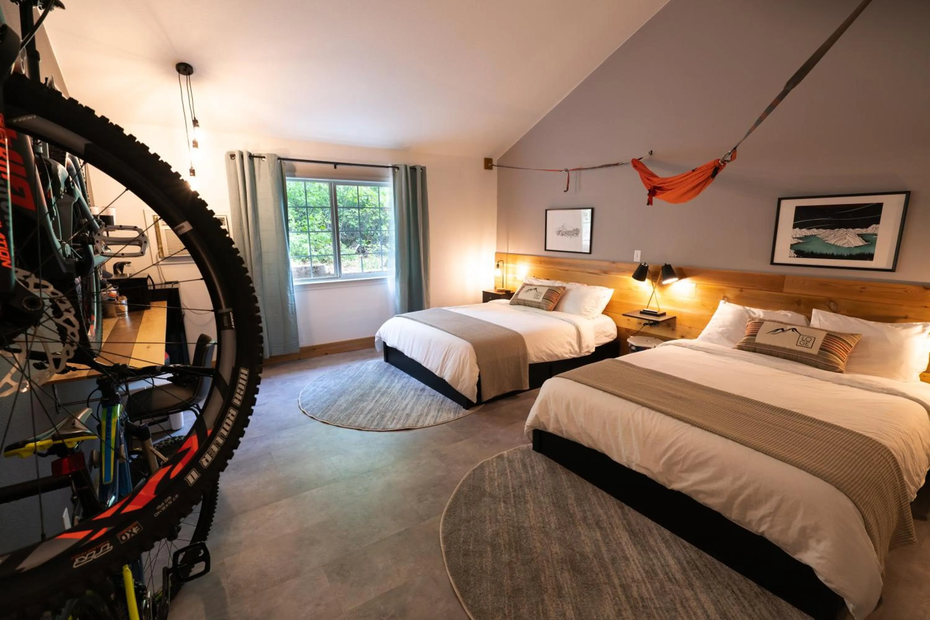 Double Queen in LOGE Mt. Shasta