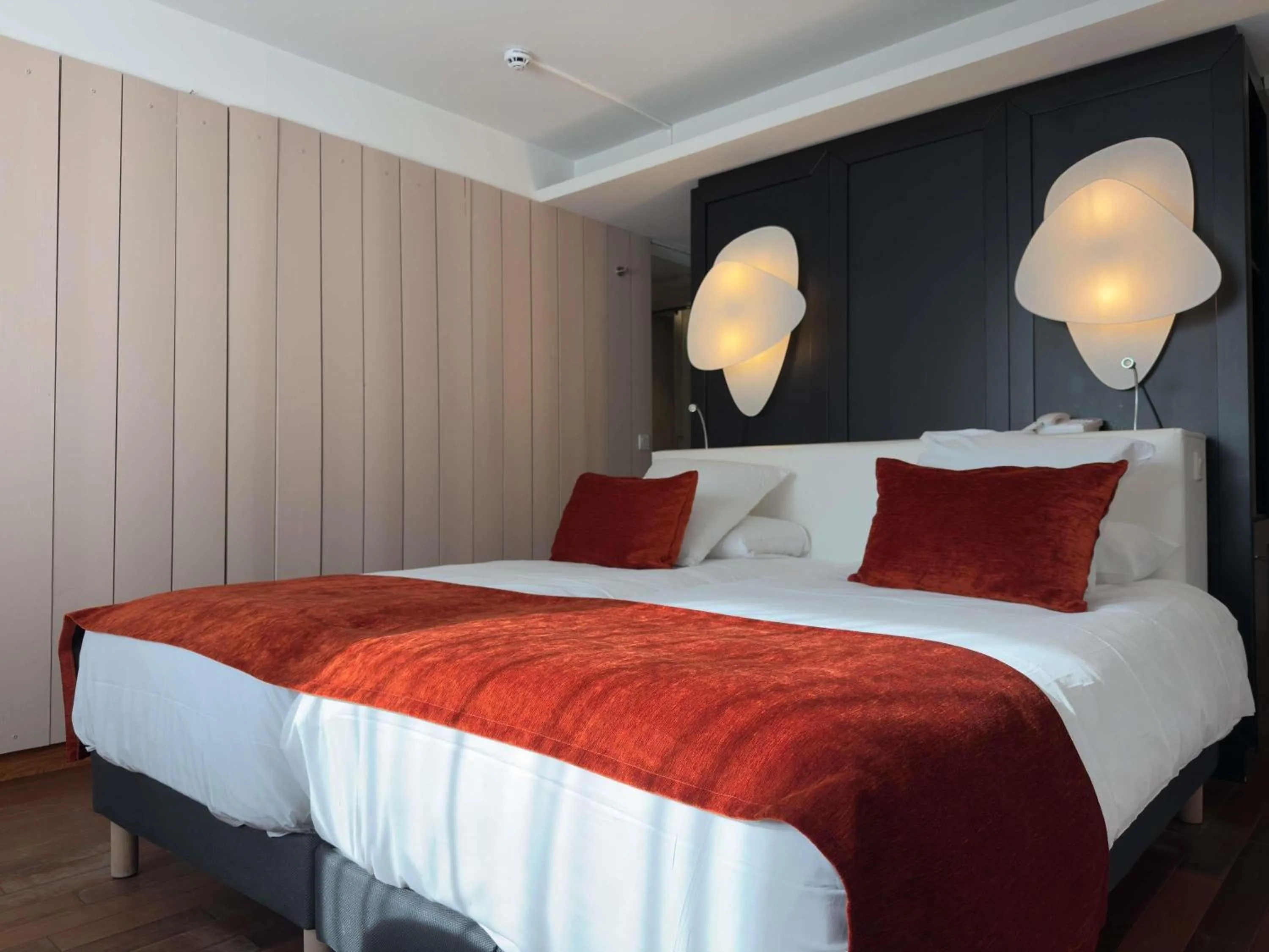 Standard Twin Room in Mercure Dieppe La Présidence