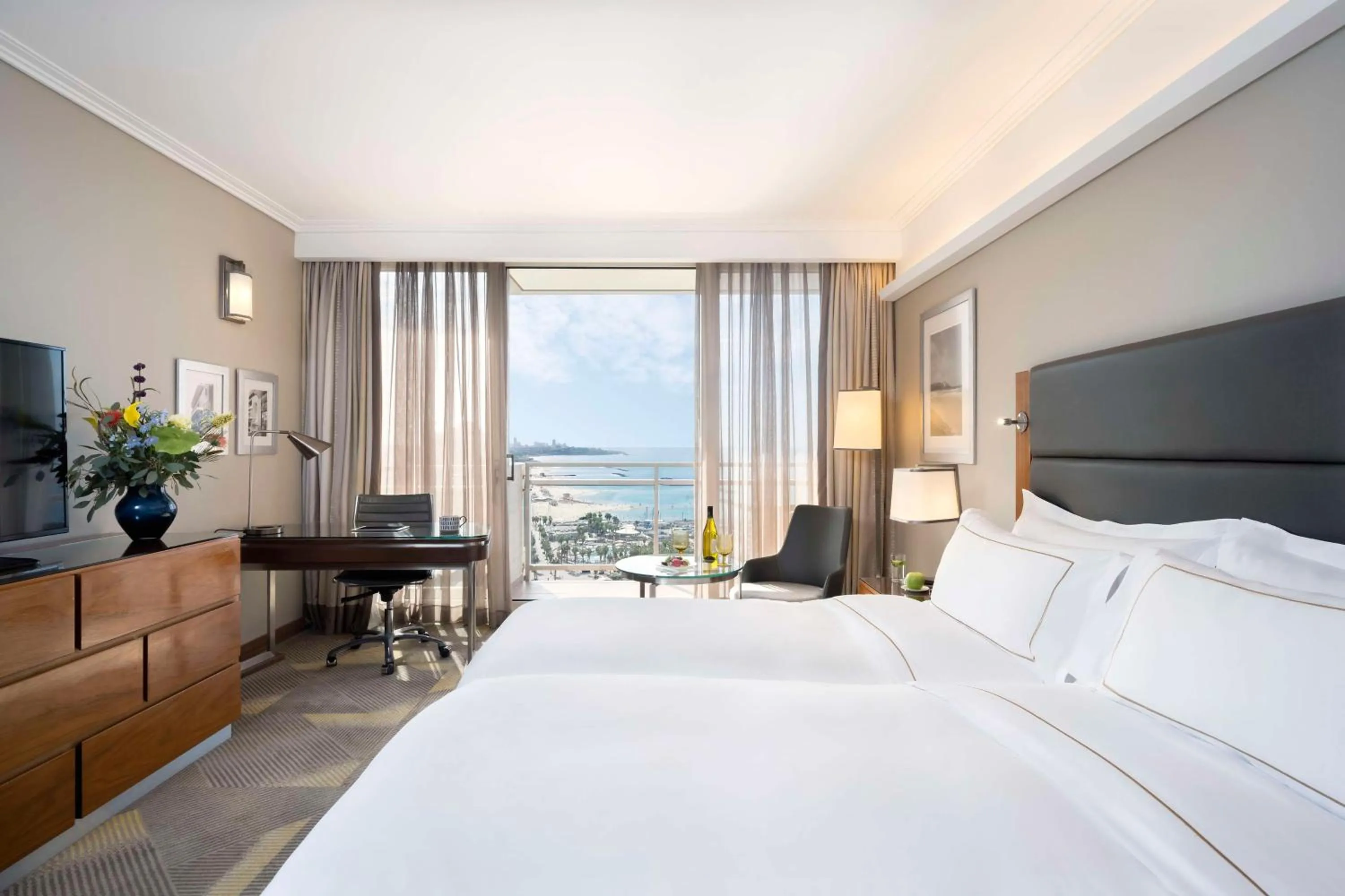Twin Vista Room with Sea View in The Vista At Hilton Tel Aviv
