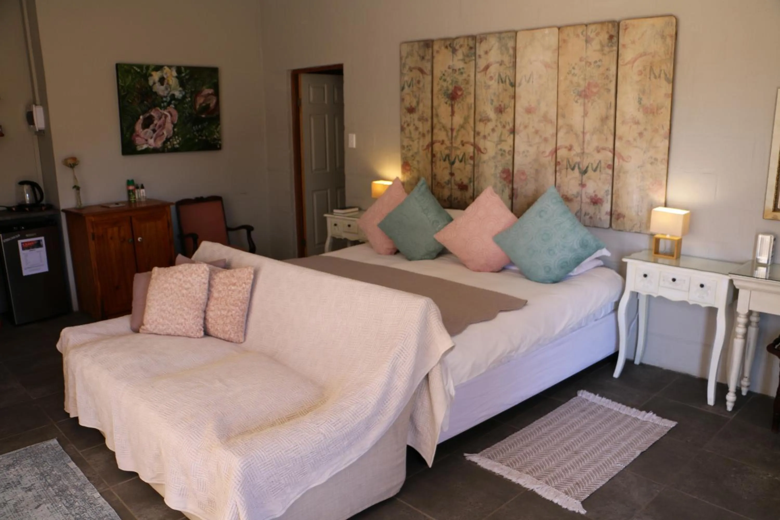 Deluxe Double or Twin Room - single occupancy in Daisy Country Lodge