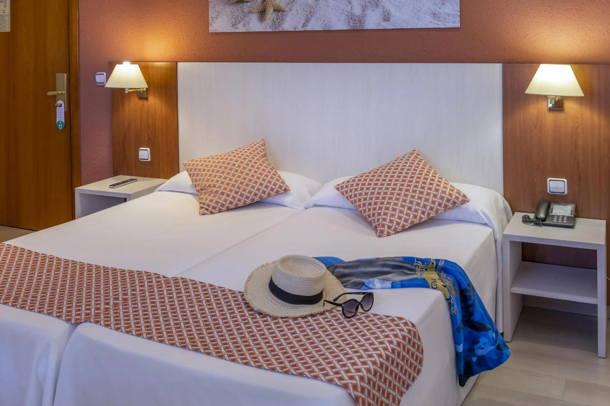 Double or Twin Room with Balcony in GHT Balmes, Hotel-Aparthotel&SPLASH