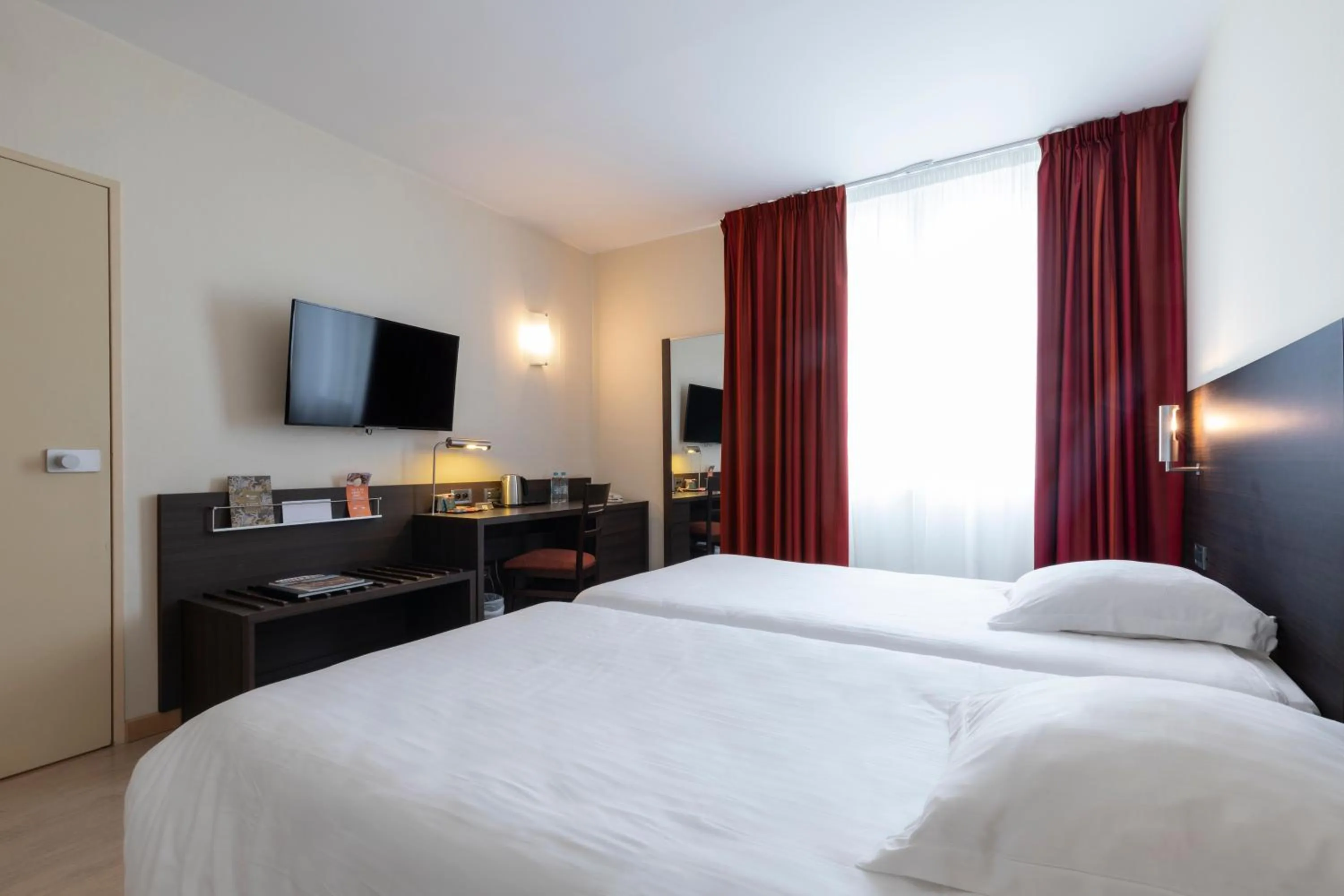 Twin Room in Hôtel Oceania Brest