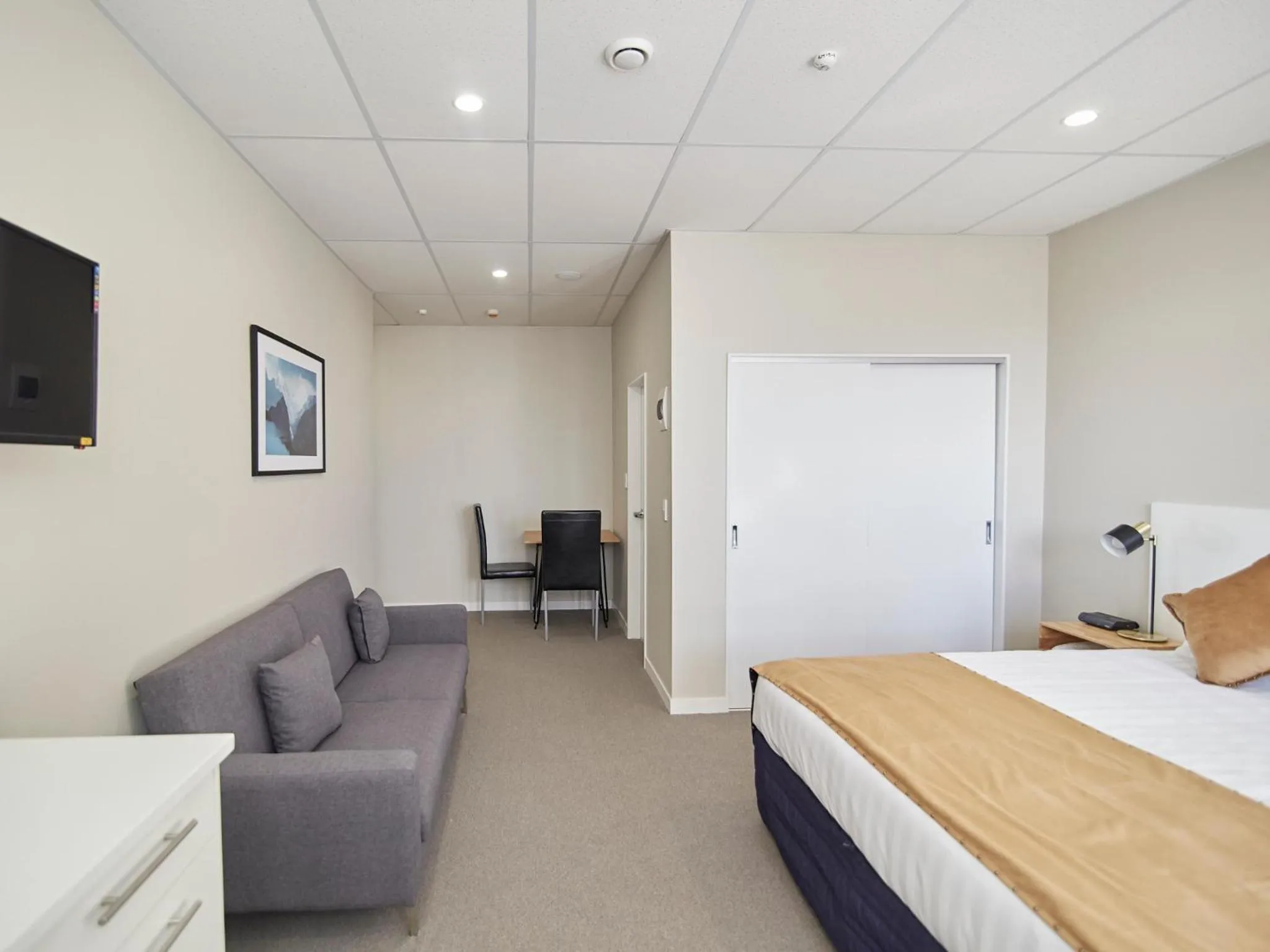 Deluxe Family Suite in Three Palms Lodge