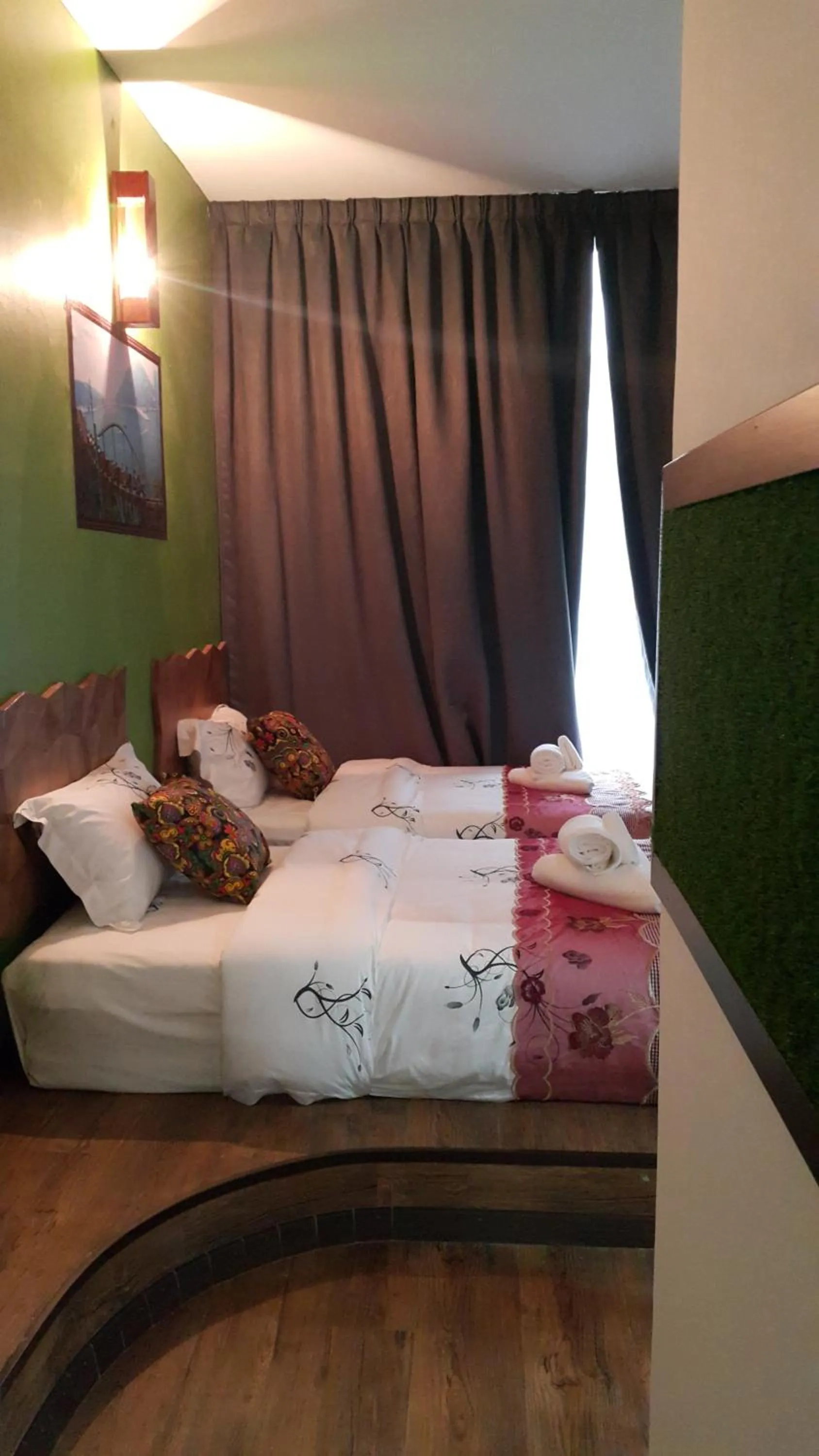 Deluxe Twin Room in PI Grand Hotel