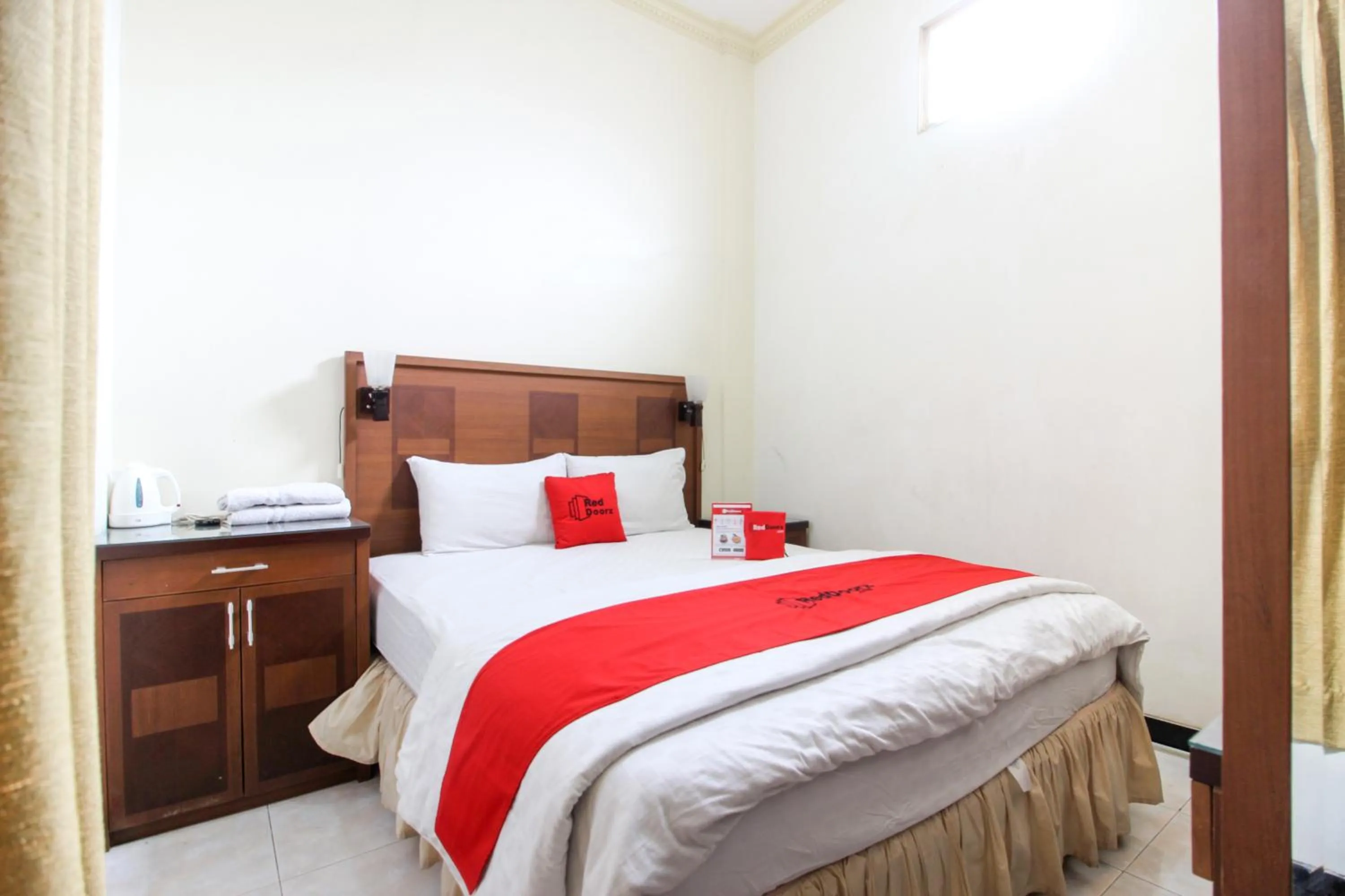 Double Room in RedDoorz plus @ Tegal Panggung