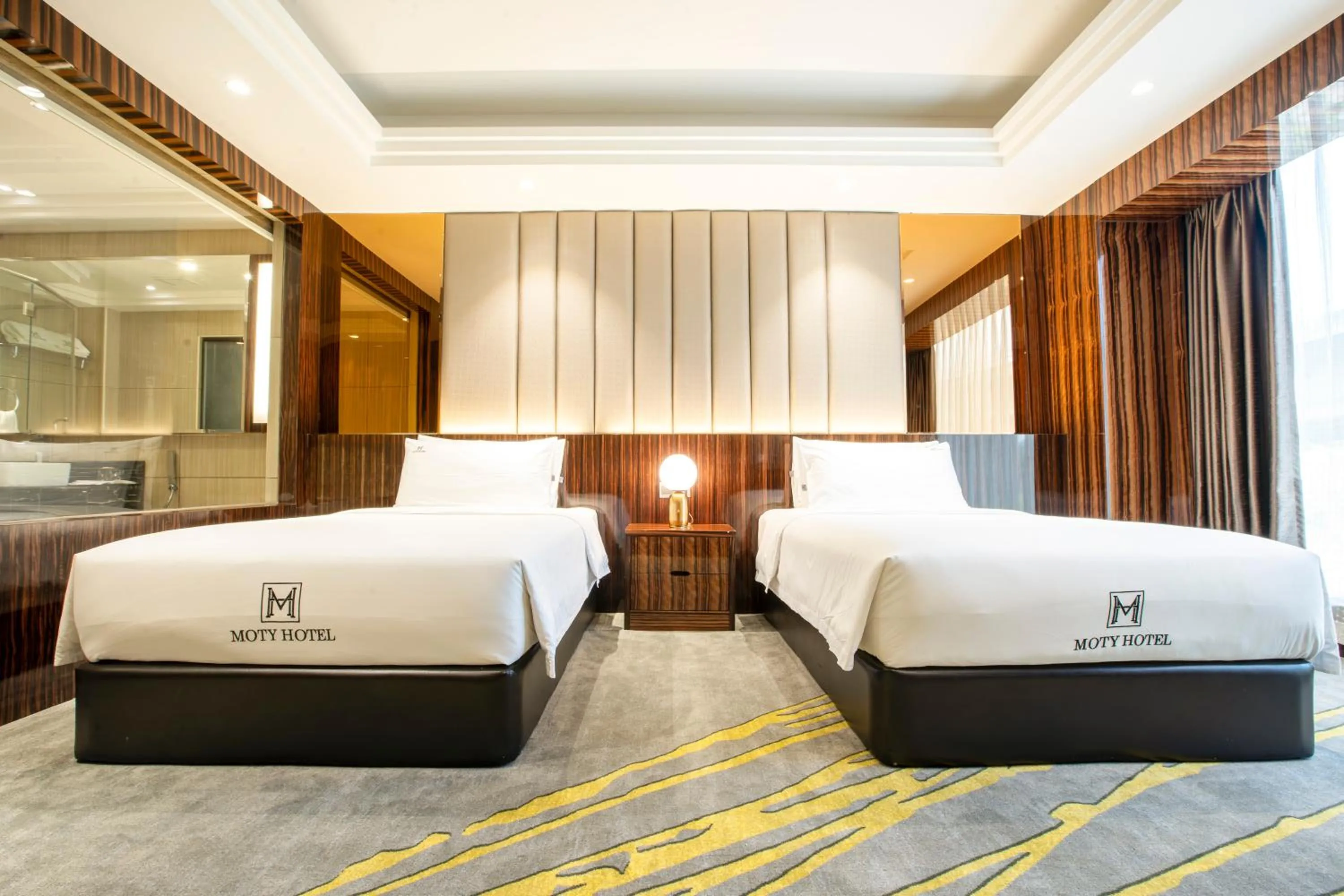 Deluxe Twin Room in Moty Hotel