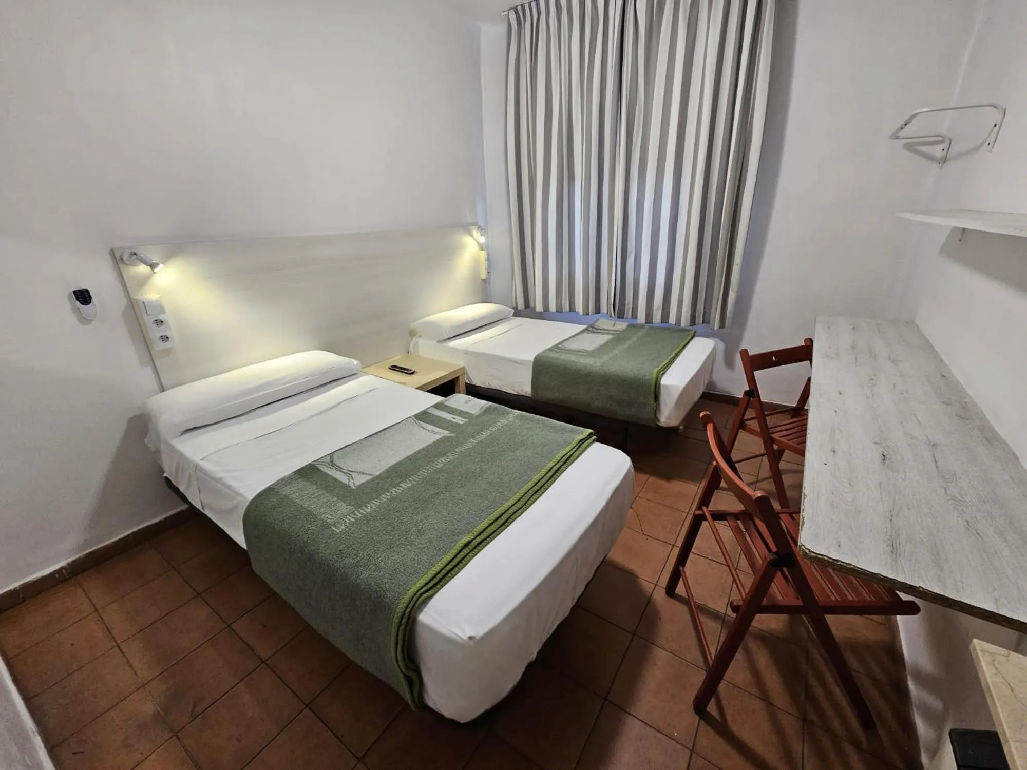Standard Double Room with Shared Bathroom in Casa de Huéspedes Almansa