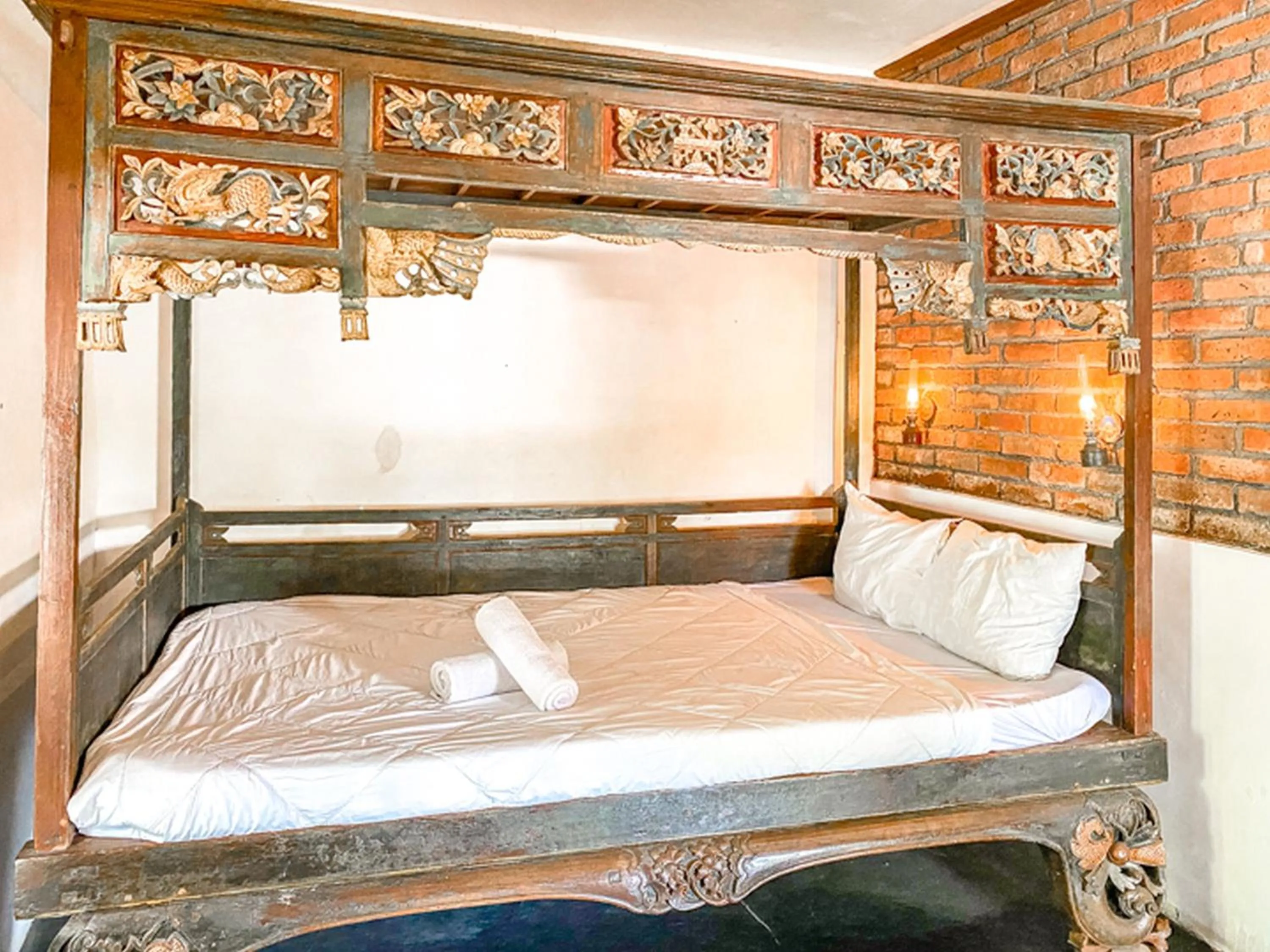 Standard Double Room in Griya Gribig Guest House Mitra RedDoorz