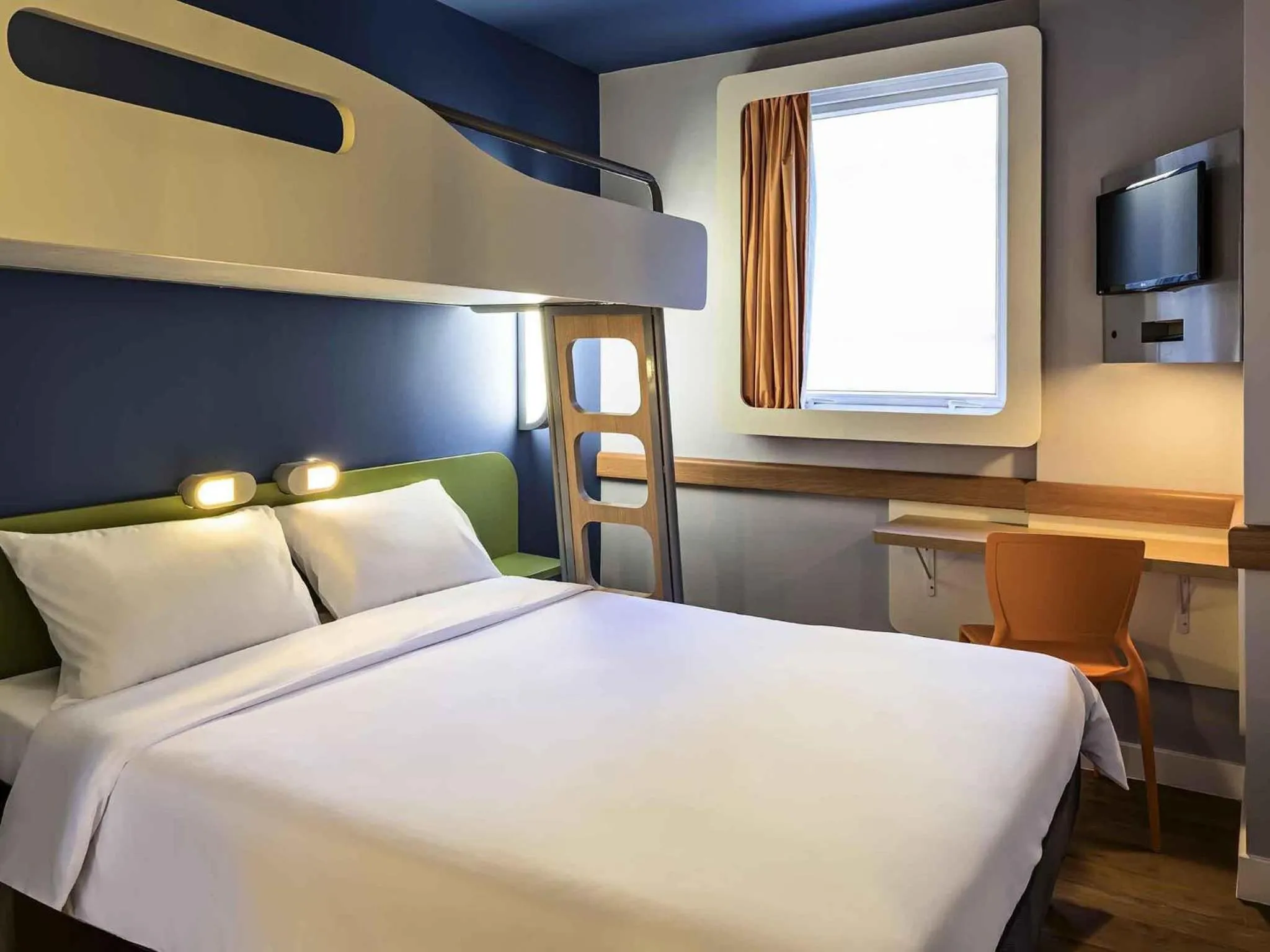 Standard Double Room with One Bunk Bed in ibis budget RJ Praia de Botafogo