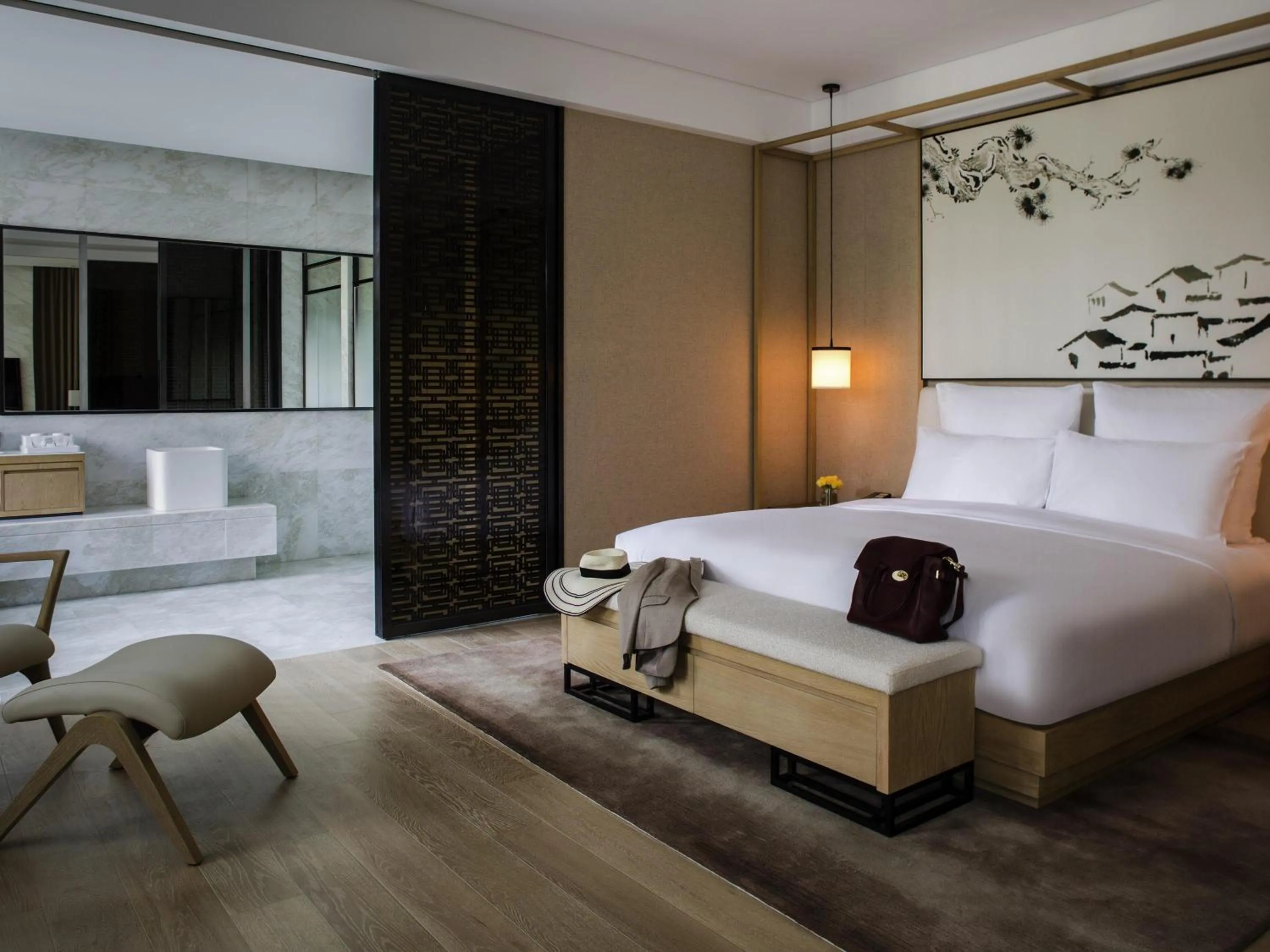 Executive Suite with One Bed and Lake View - Lounge Benefits in Pullman Zhouzhuang