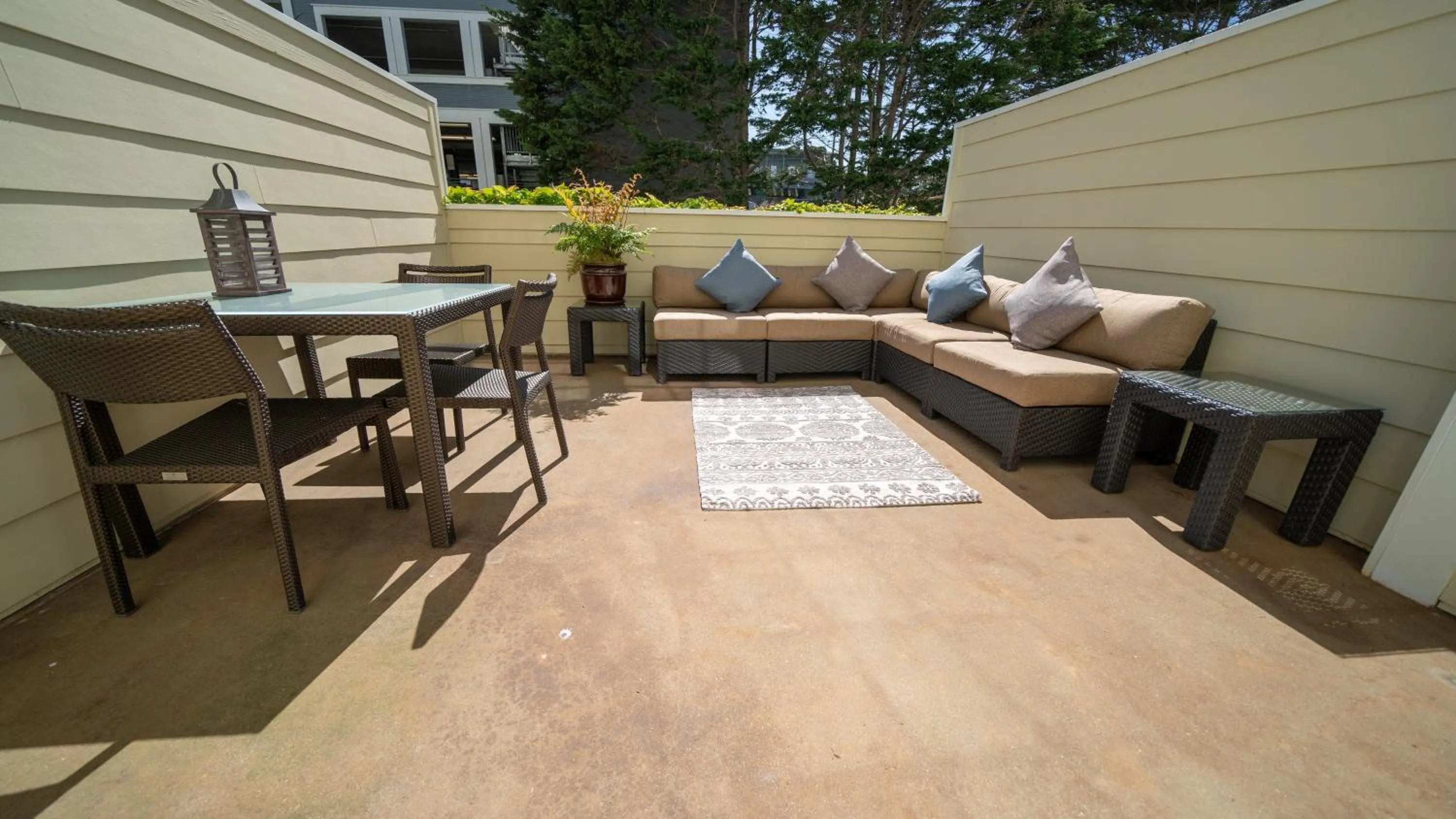 Patio Twin room in InterContinental The Clement Monterey by IHG