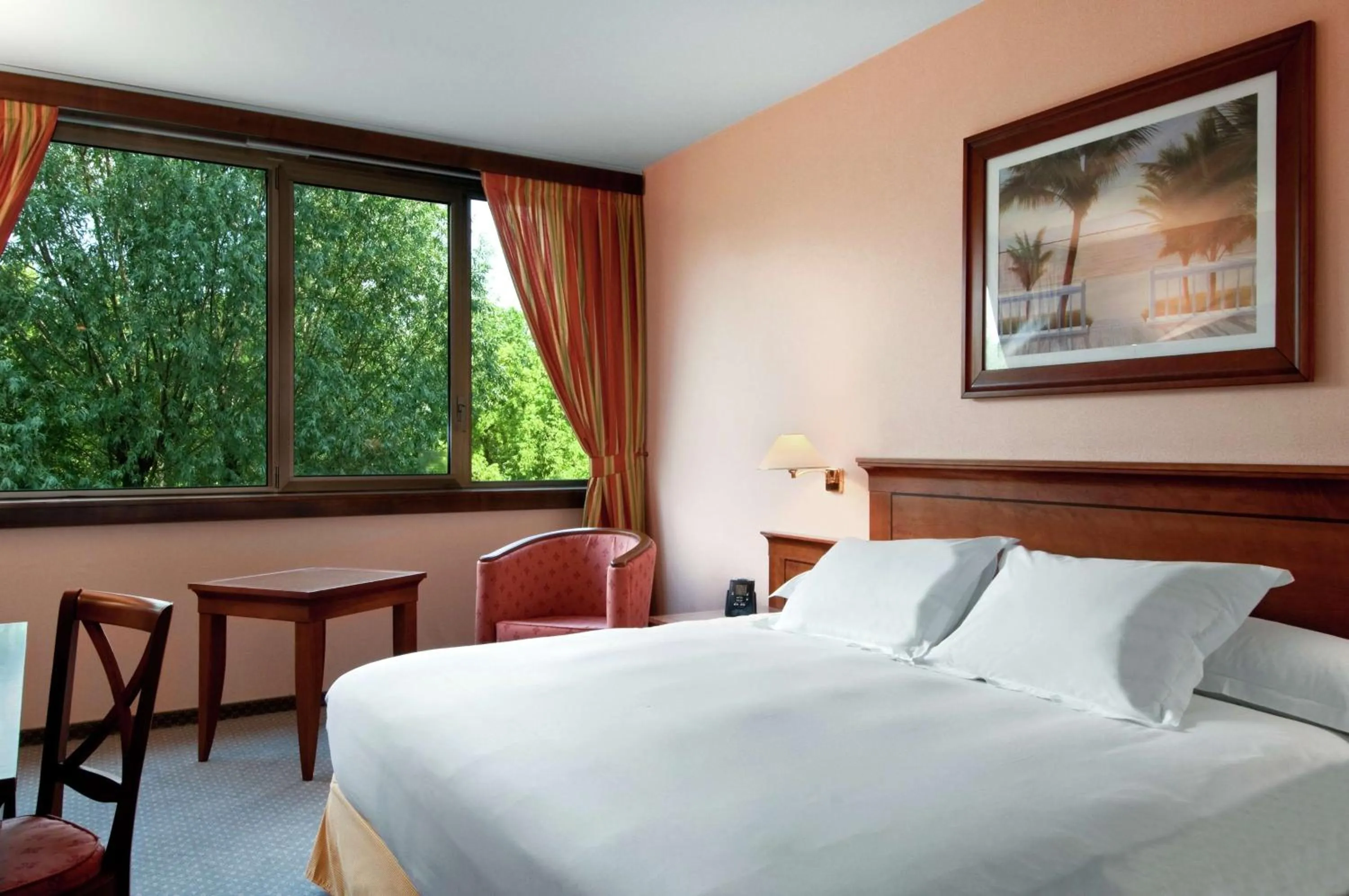 King Guest Room in Hilton Strasbourg