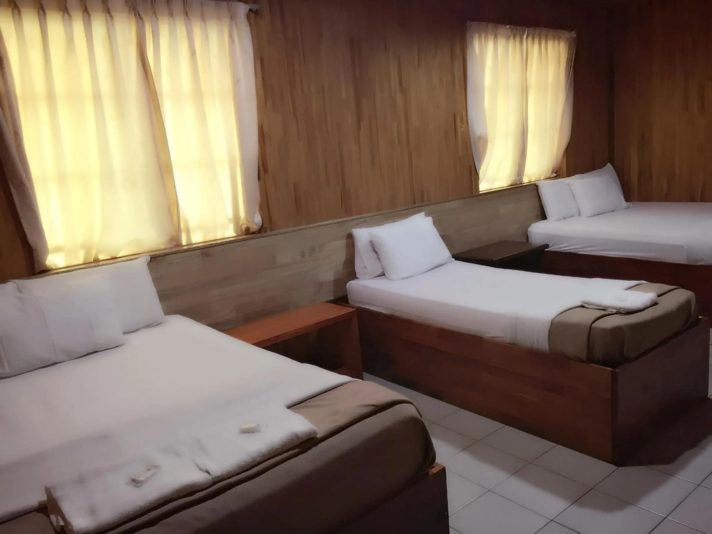 Deluxe Family Room in Y&Z Hotel