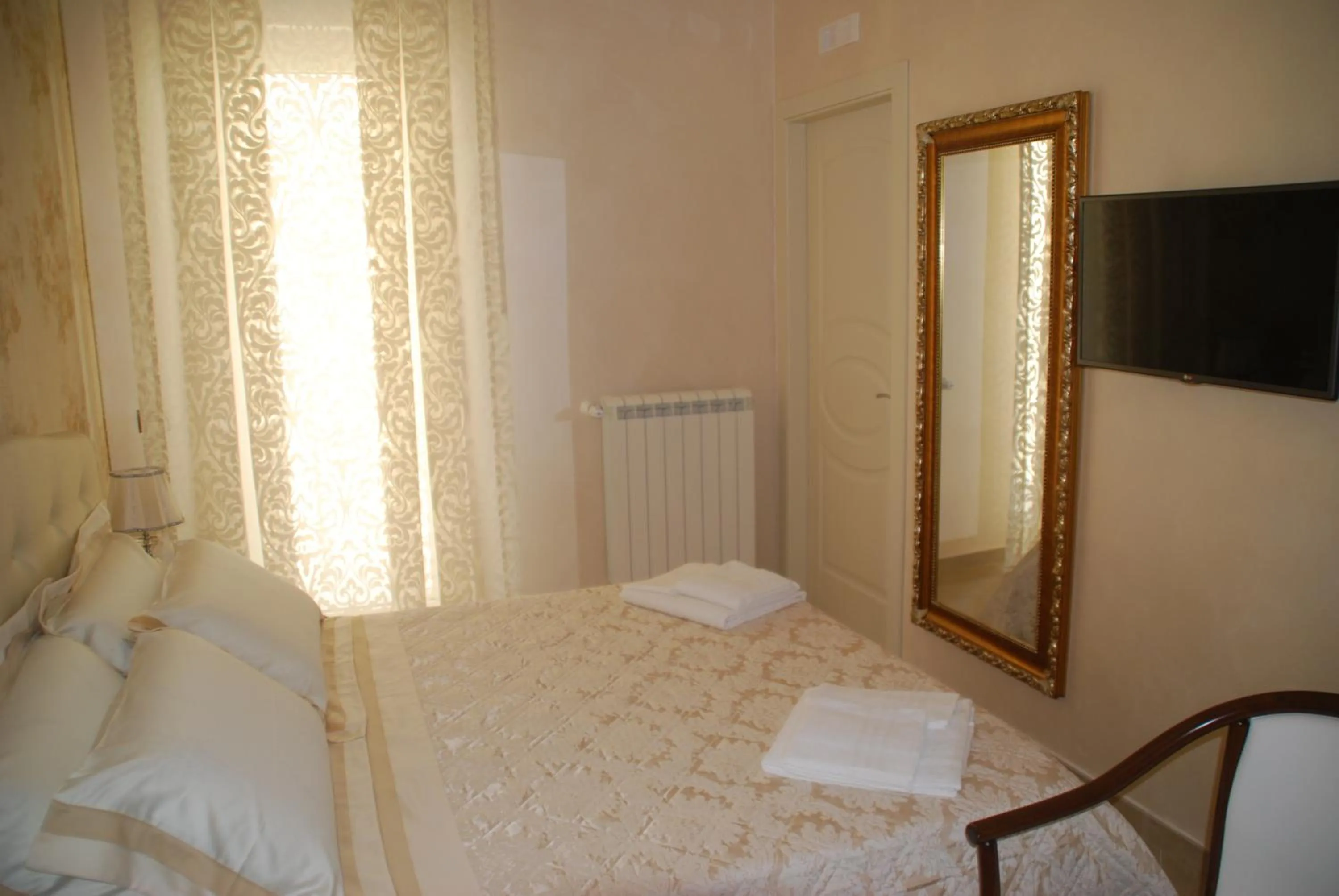 Deluxe Double Room with Balcony in Daphnae House