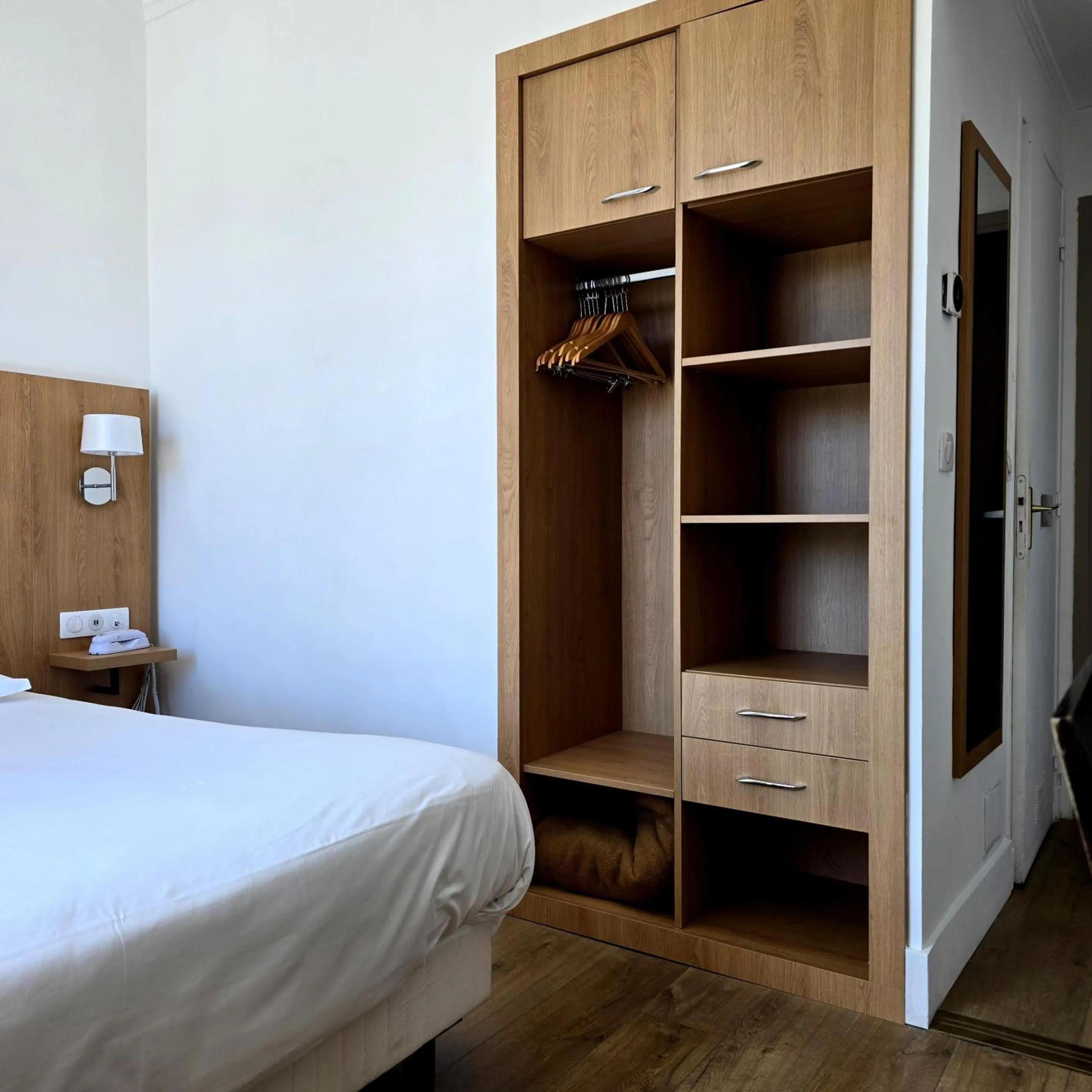 Standard Twin Room in Hotel Carlton Nice, Partially Renovated