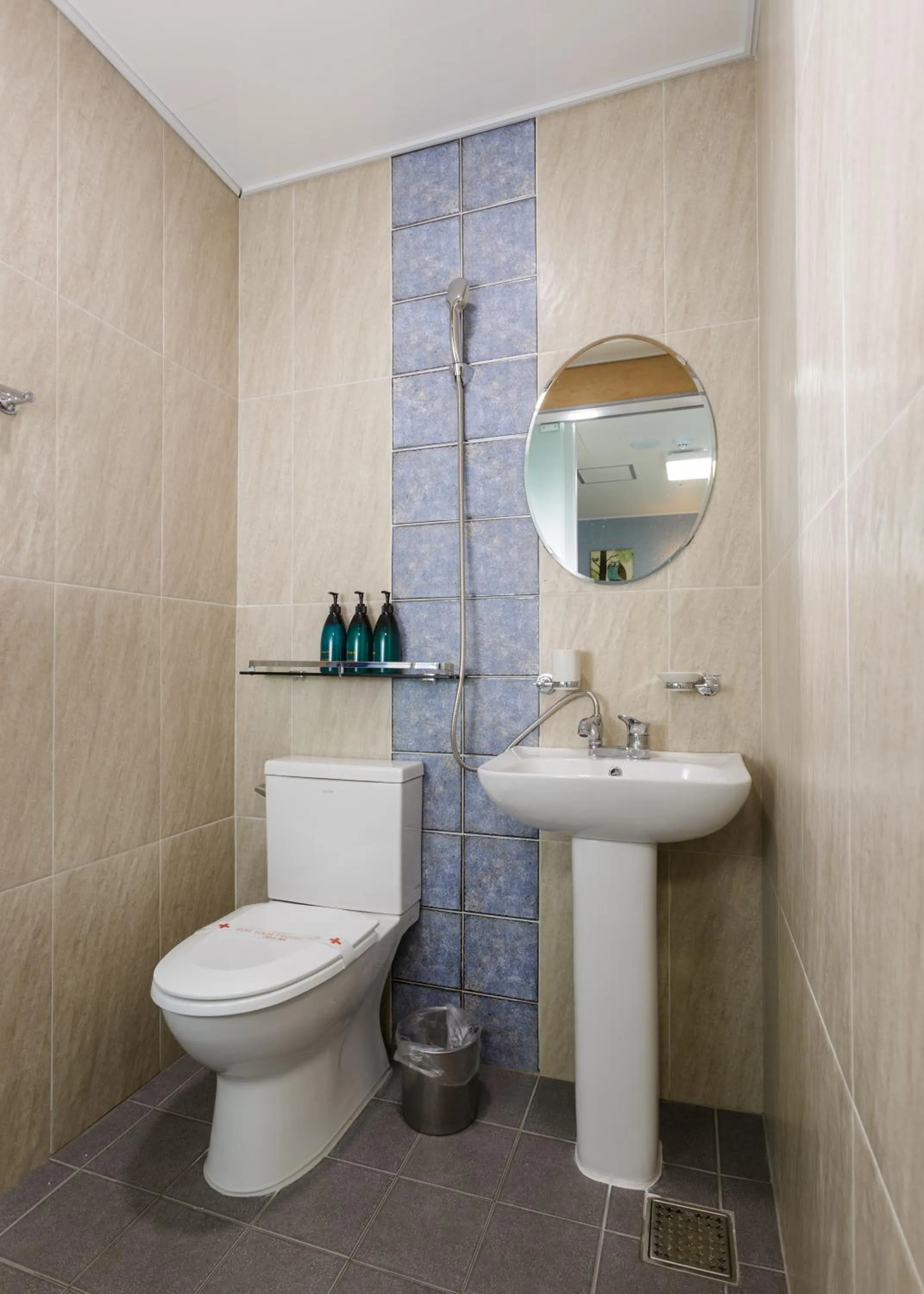 Twin Room - single occupancy - No Window in Myeongdong Sunshine Guesthouse