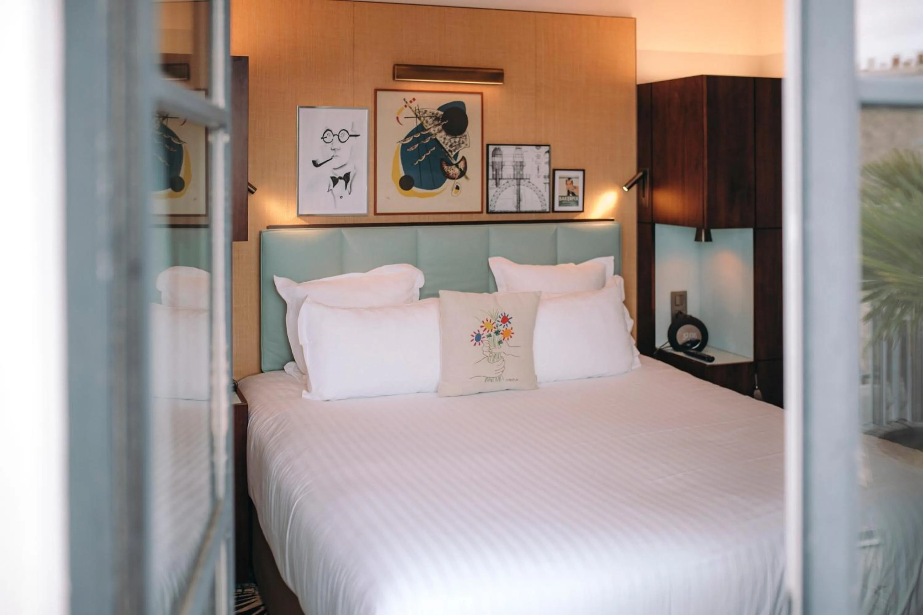 Suite Terrace with pool access  in Hotel Eiffel Blomet