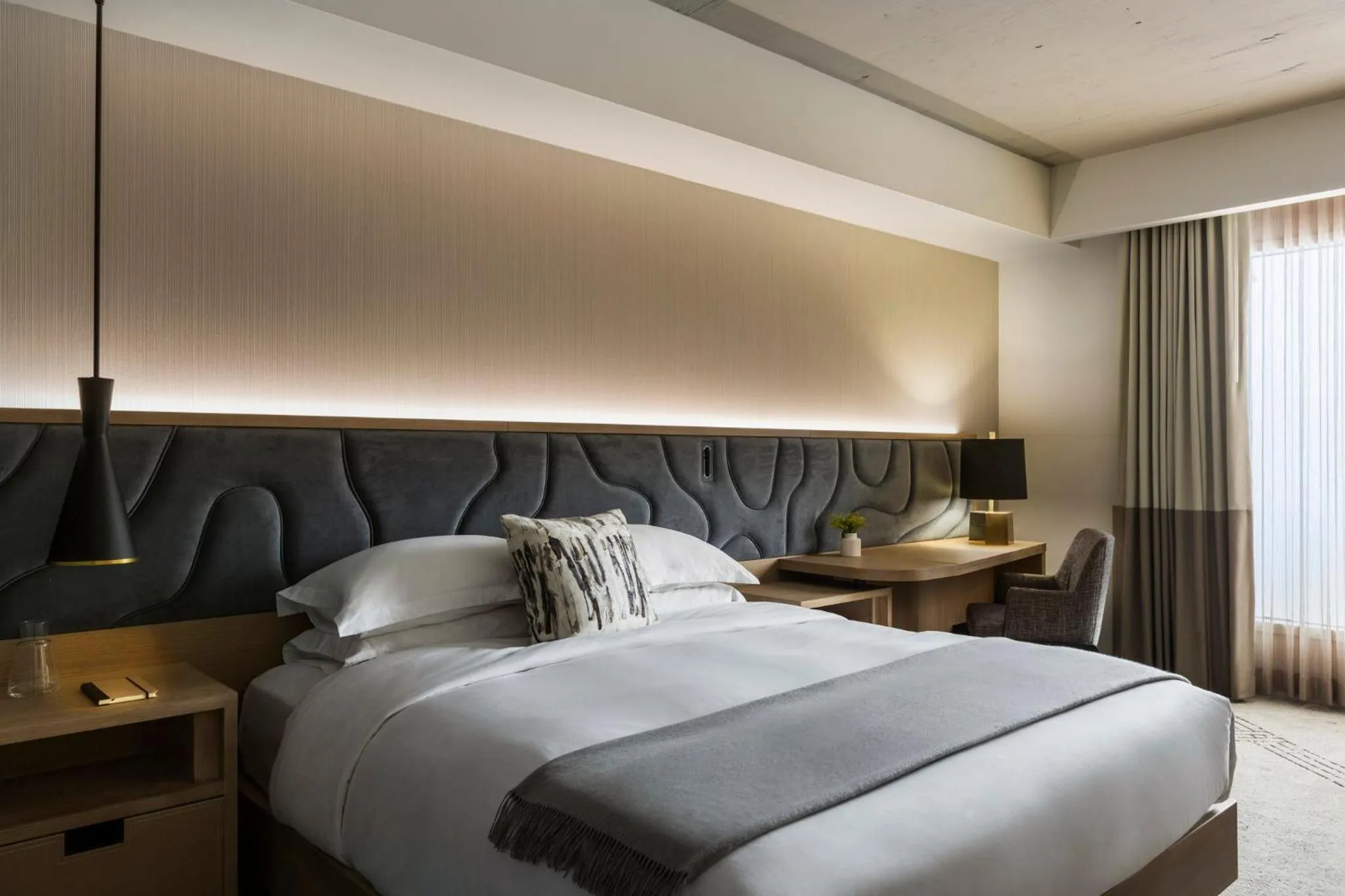 Essential King Room with View in Kimpton Sawyer Hotel by IHG