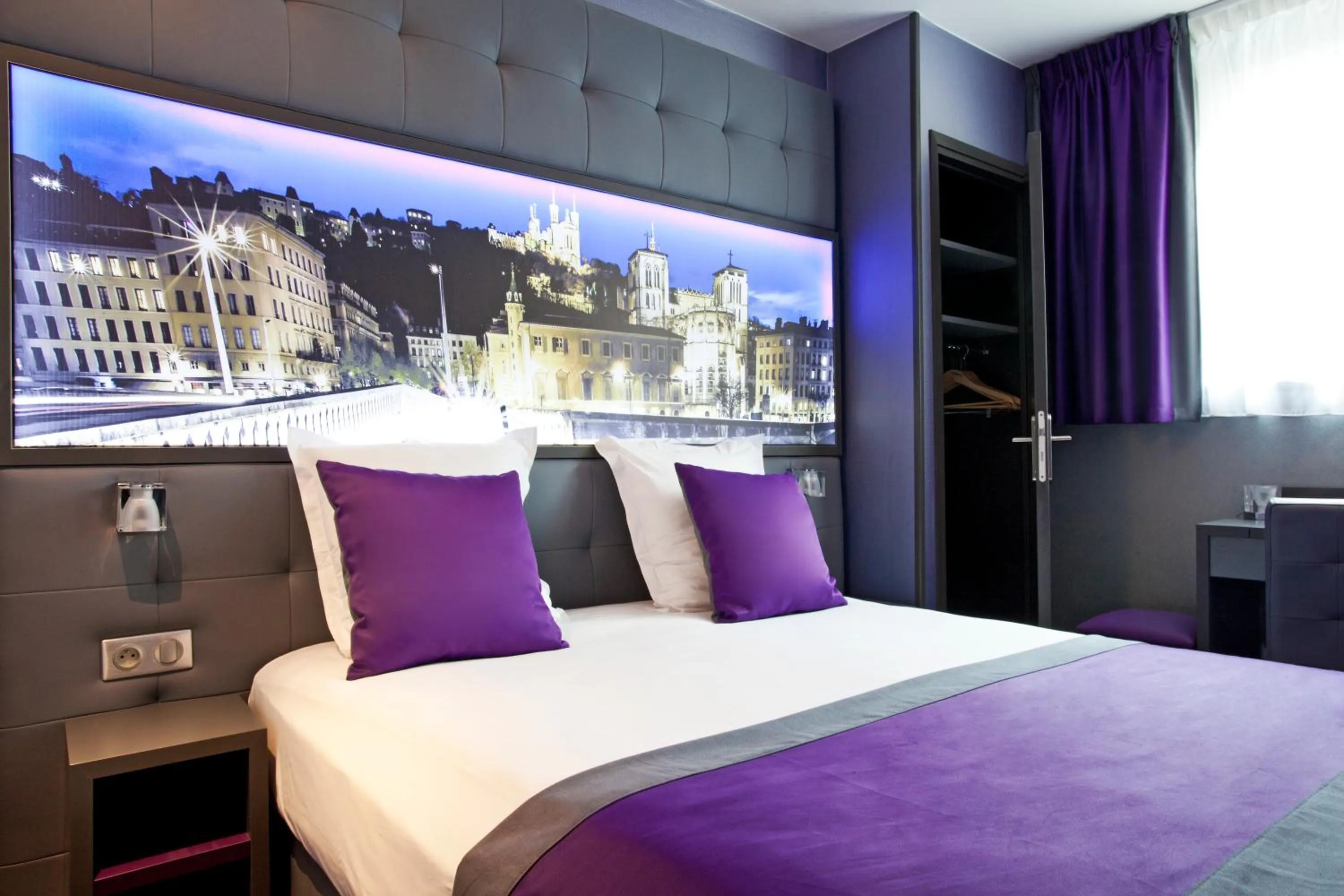 Superior Double or Twin Room in Hotel des Savoies Lyon Perrache
